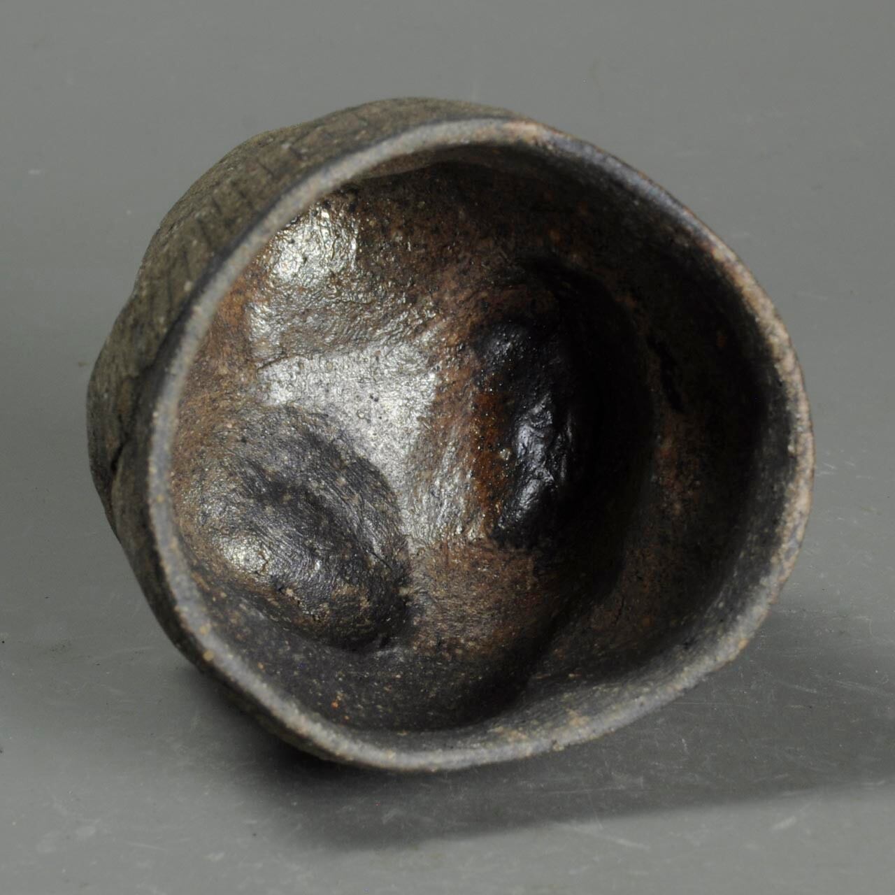 炻器 鉄象嵌ぐい呑 Iron Inlay Guinomi 14-10 | 陶芸家 竹内真吾