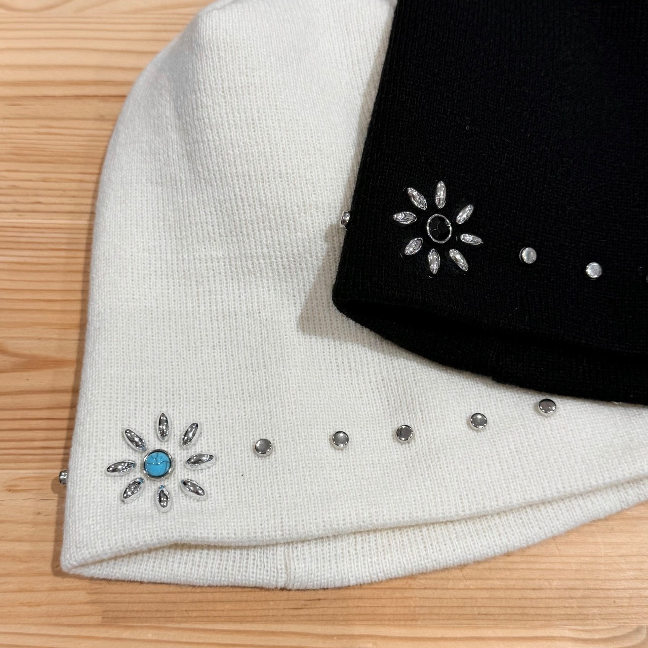 NEW ERA BASIC BEANIE STUDS OSFM 2種
