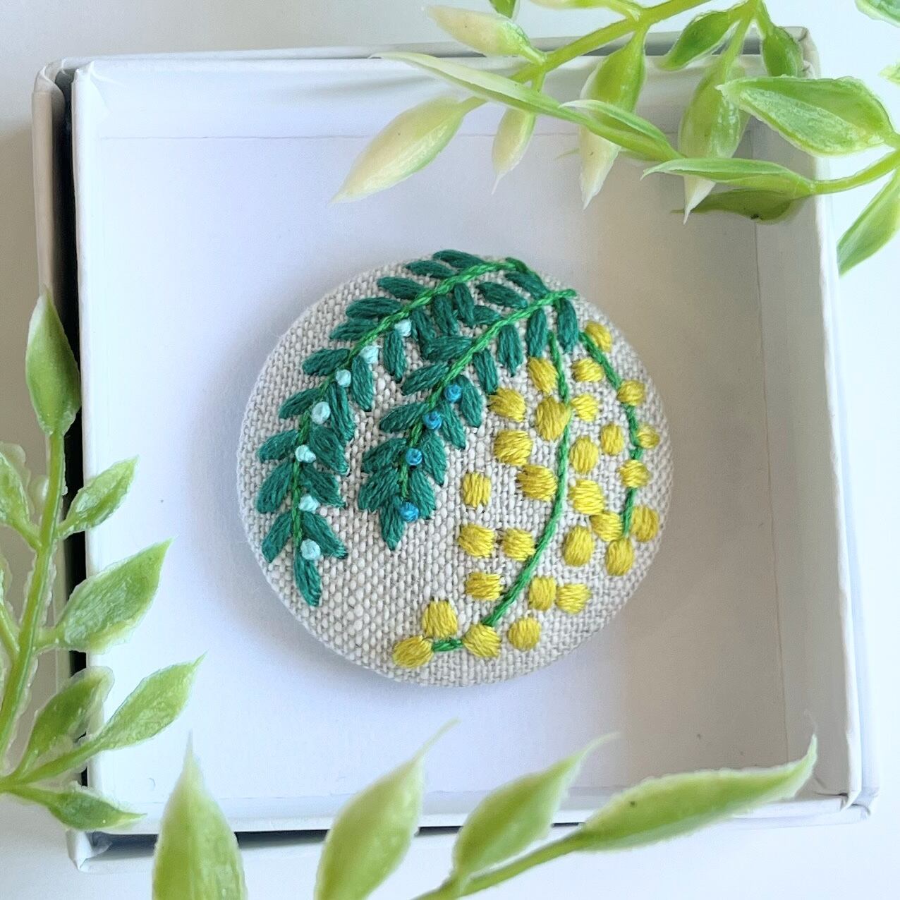 ミモザの刺繍ブローチ【botanical】#350 | j.couture