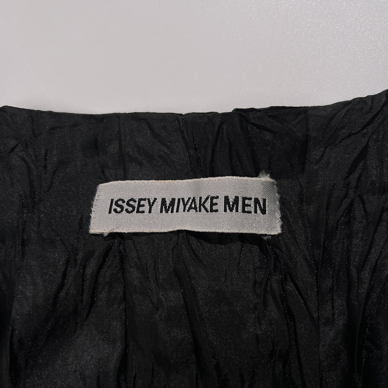 希少 レア ISSEY MIYAKE MEN イッセイミヤケ メン シワ加工 カラフルボタン ジレ ベスト サイズ M /ブラック/ビンテージ