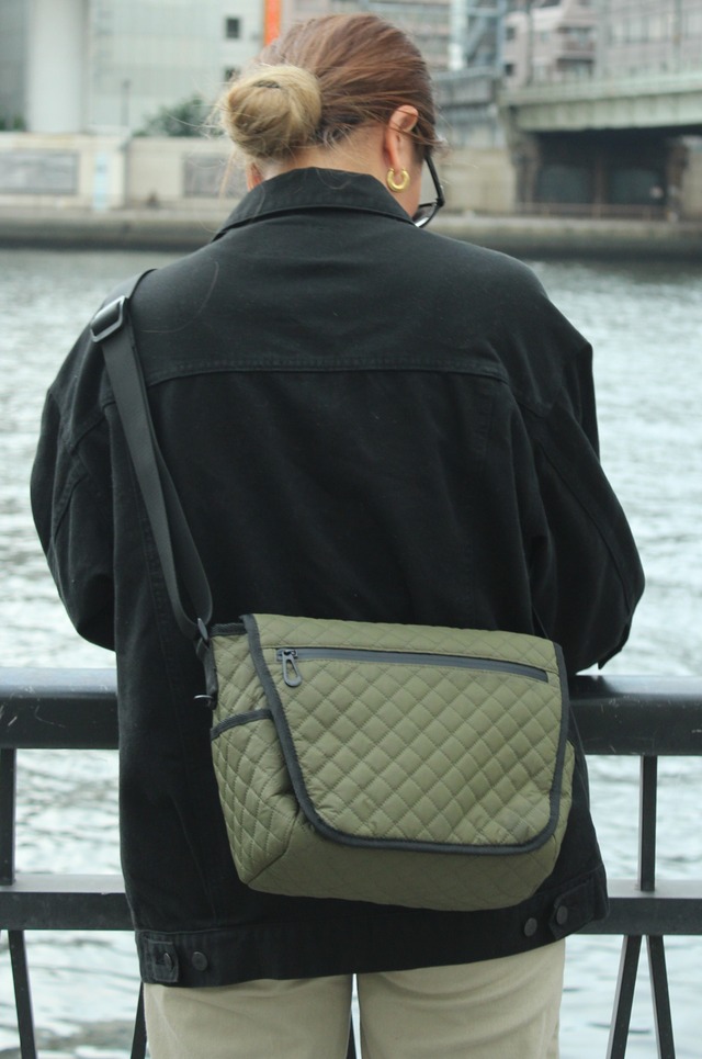 A/W LIMITED　FUNCTIONAL　RCB-090TI  "EWING"  MESSENGER BAG　QUILTING VER　自転車　撥水加工　メンズ レディース　 1マイルバッグ　メッセンジャーバッグ　ミニマル　ファンクショナル　通勤　通学　軽量バッグ