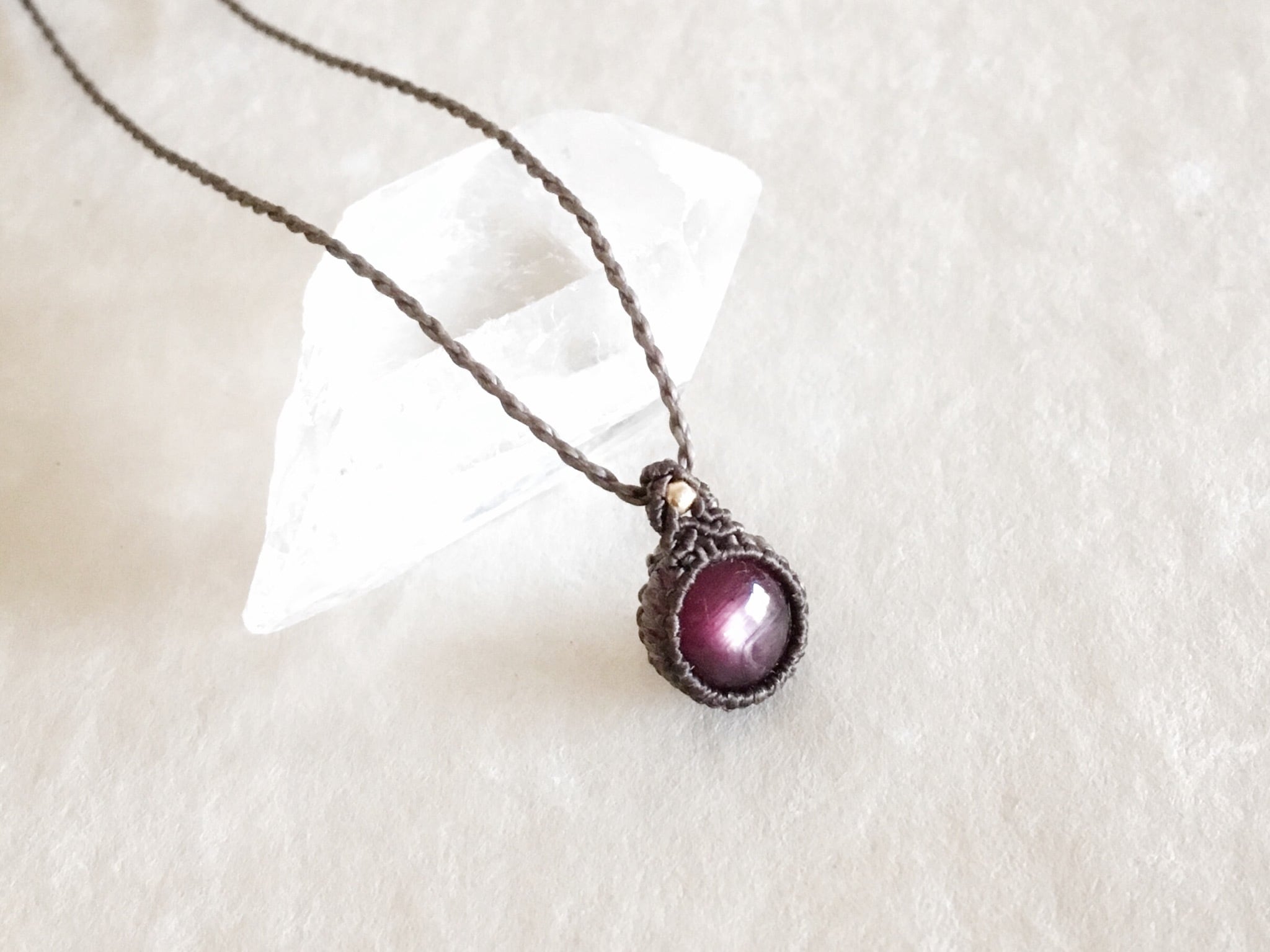 スタールビー macramé necklace