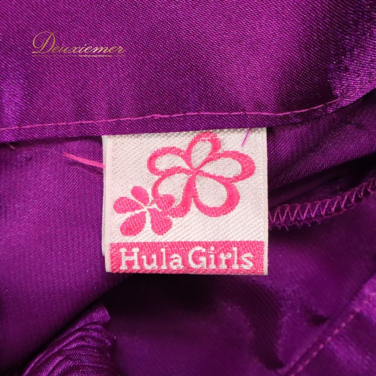 フラダンス 衣装 HULA GIRLS フラガールズ スカート パープル系 紫 サテン生地 光沢感 フリル 無地 ハワイアン アロハ フラ ダンス レッスン 練習 ハワイアンダンス 華やか 鮮やか かわいい おしゃれ 上品 大人っぽい ふんわり 軽やか ダンス衣装 練習着 レッスンウェア