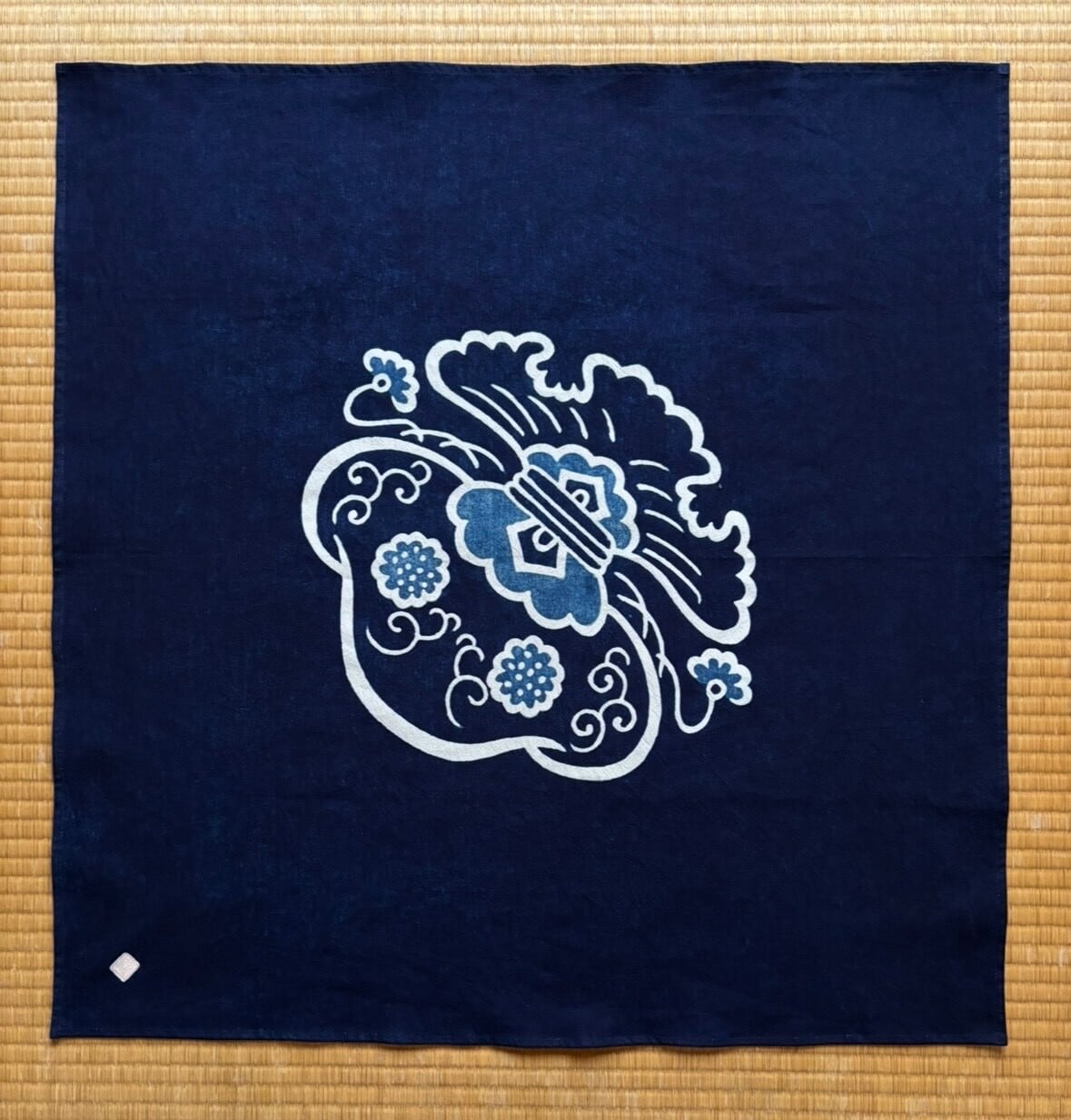 筒描藍染 風呂敷 蓑亀A | 長田染工場