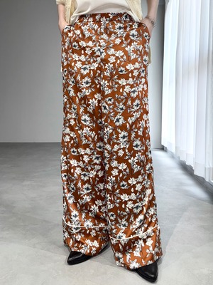 satin flower wide pants / orange × white