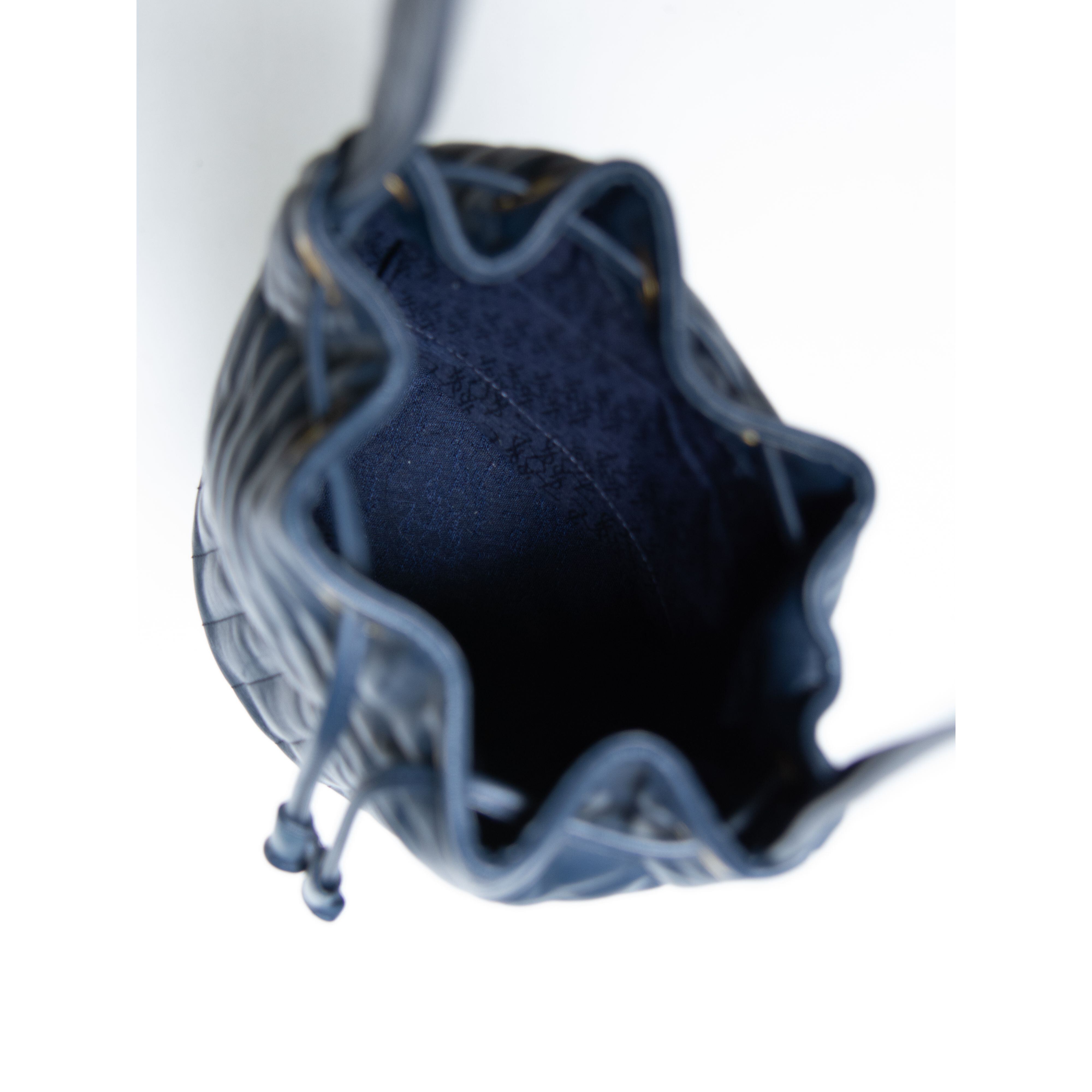 【Yves Saint Laurent】Drawstring leather shoulder bag（イヴサンローラン レザーショルダーバッグ 巾着バッグ）11a