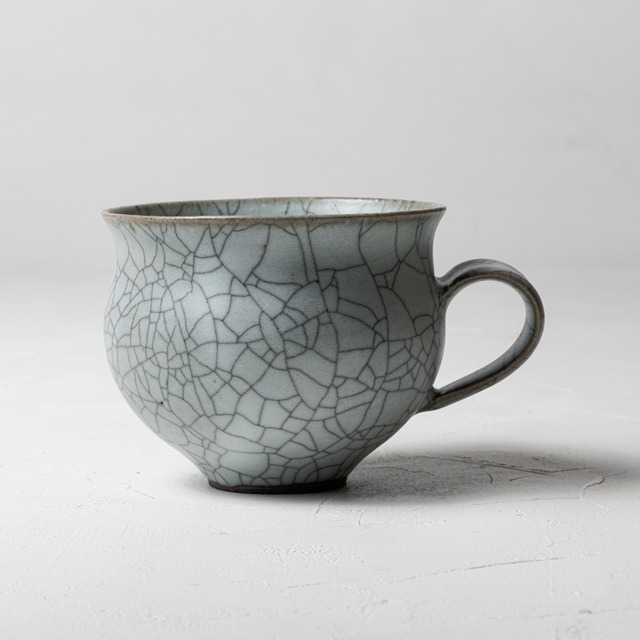 ［高田 志保］18.炭入り４弁マグカップ