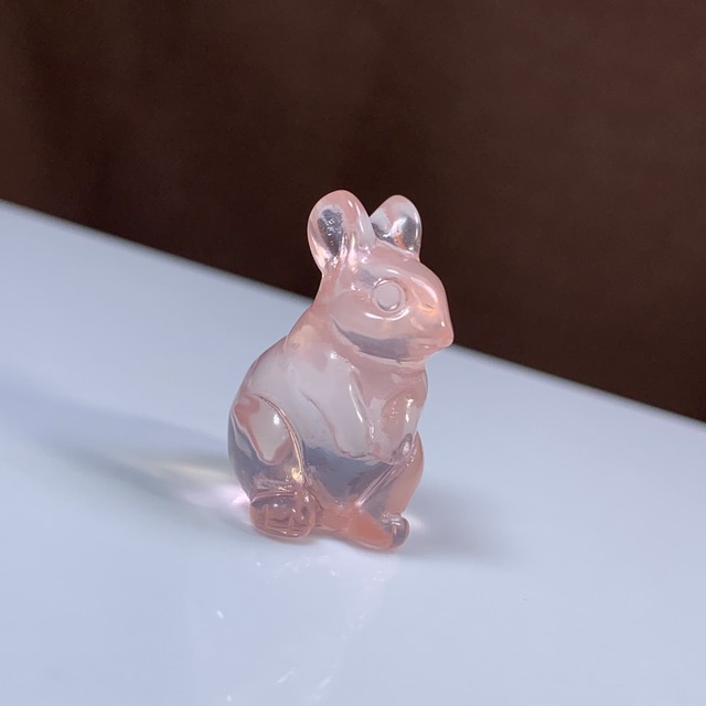 12.超透明☆モザンビーク産ローズクォーツ・うさぎさん