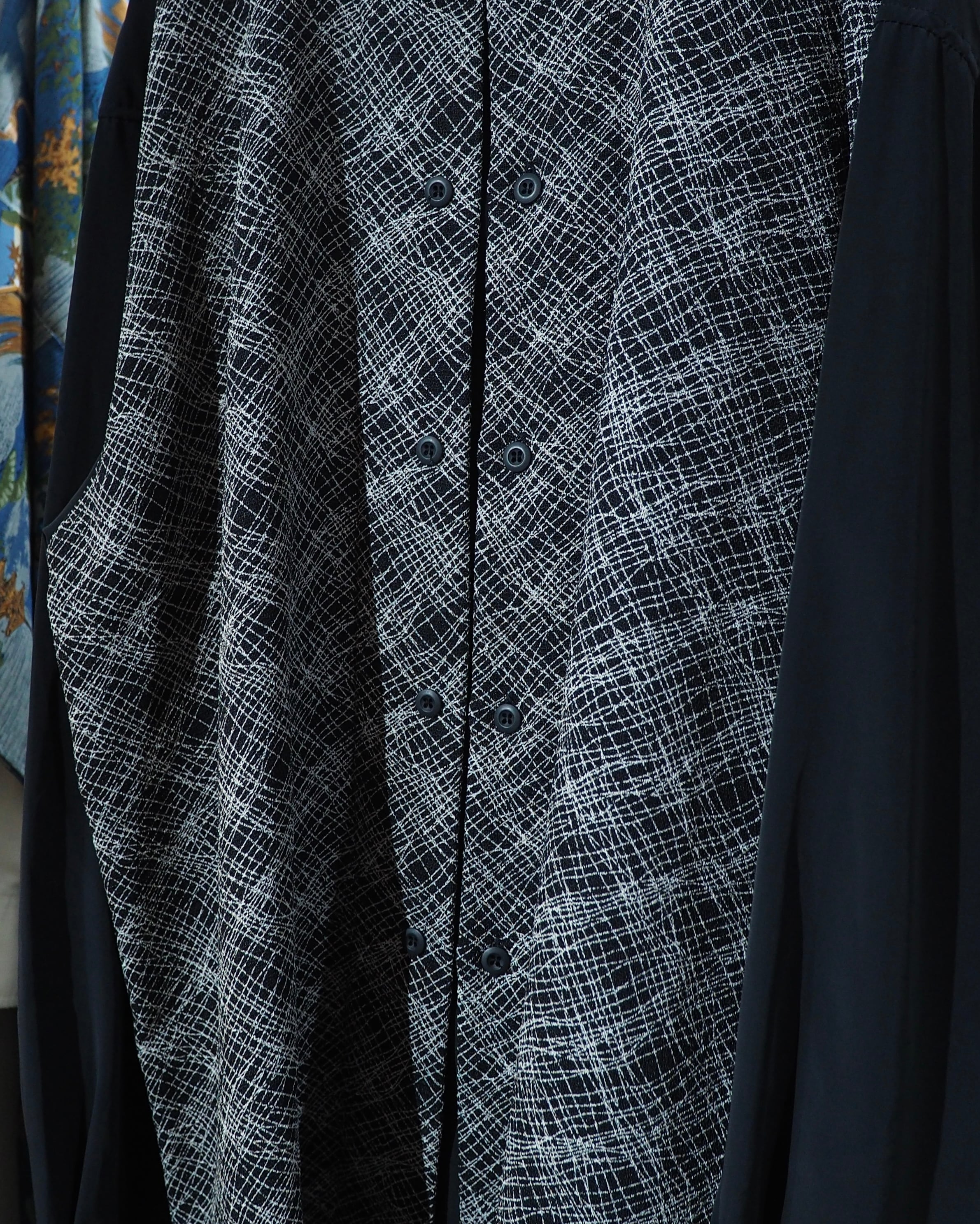 1980 - 90s ” 畝り ” Geometric Mode pattern vintage No collar Shirt