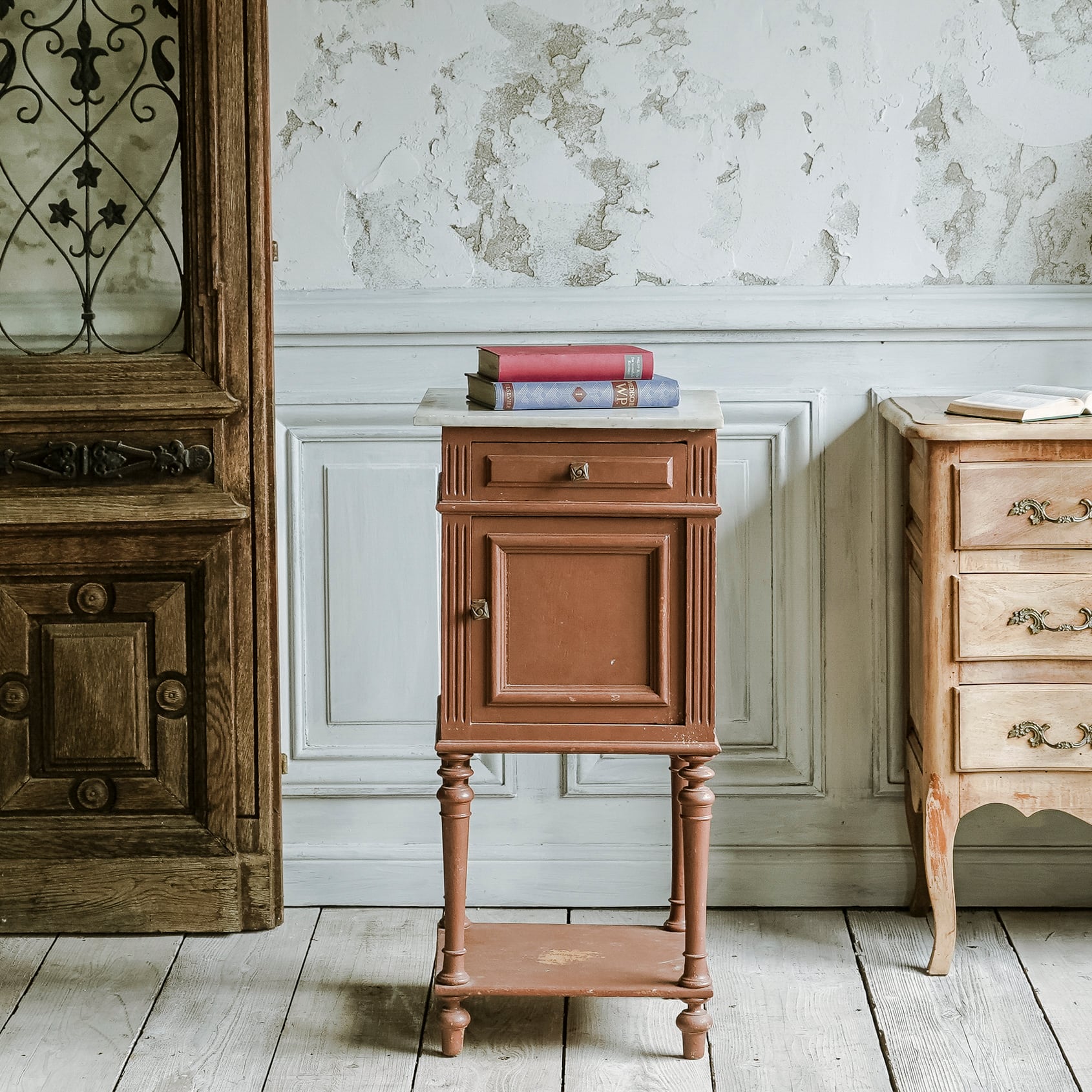 サイドチェスト/ベッドサイドテーブル/ディスプレイ棚/花台/空間装飾/テラコッタカラー/引き出し/収納