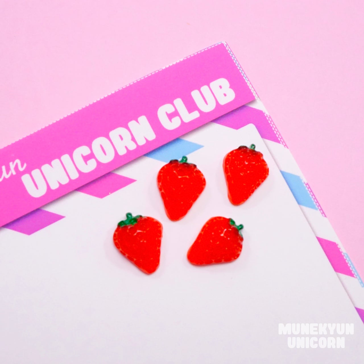 D445【S/M/L】半分いちご デコパーツ 【3サイズ】 | デコパーツ