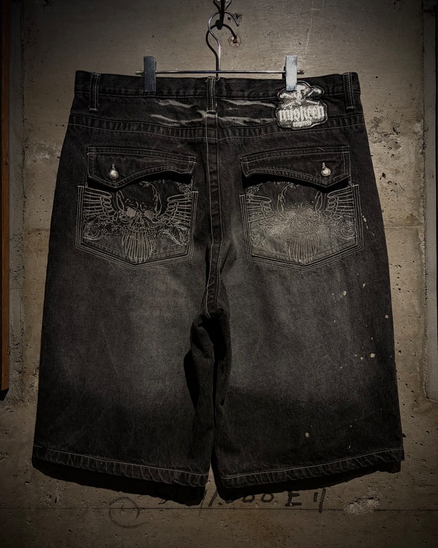 【Caka】“MISKEEN” Skull Embroidery Fade Black Vintage Baggy Shorts