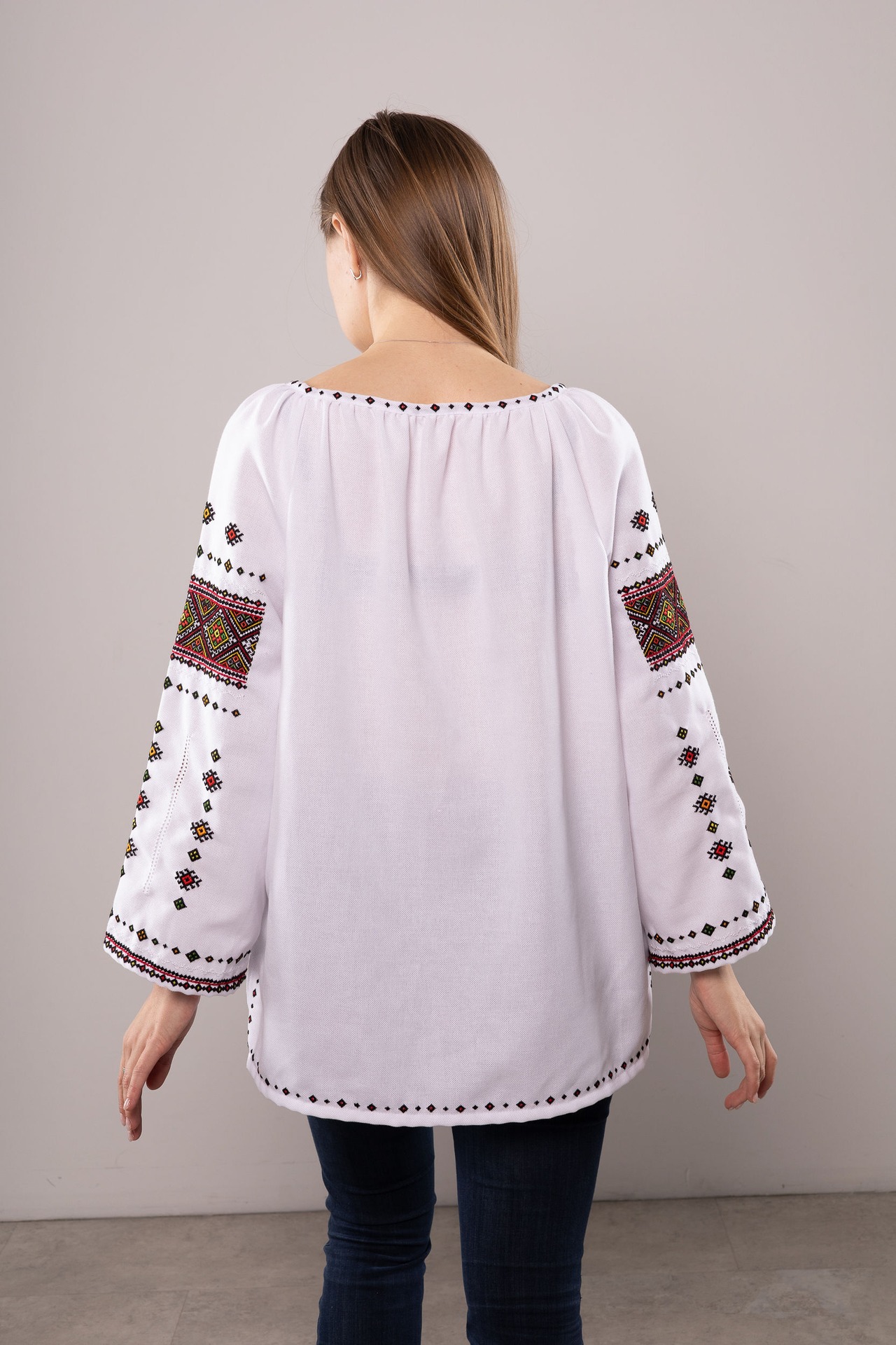 ウクライナ刺繍ヴィシヴァンカ・クラシック　手刺繍　麻　レディース・フリーサイズ - 9