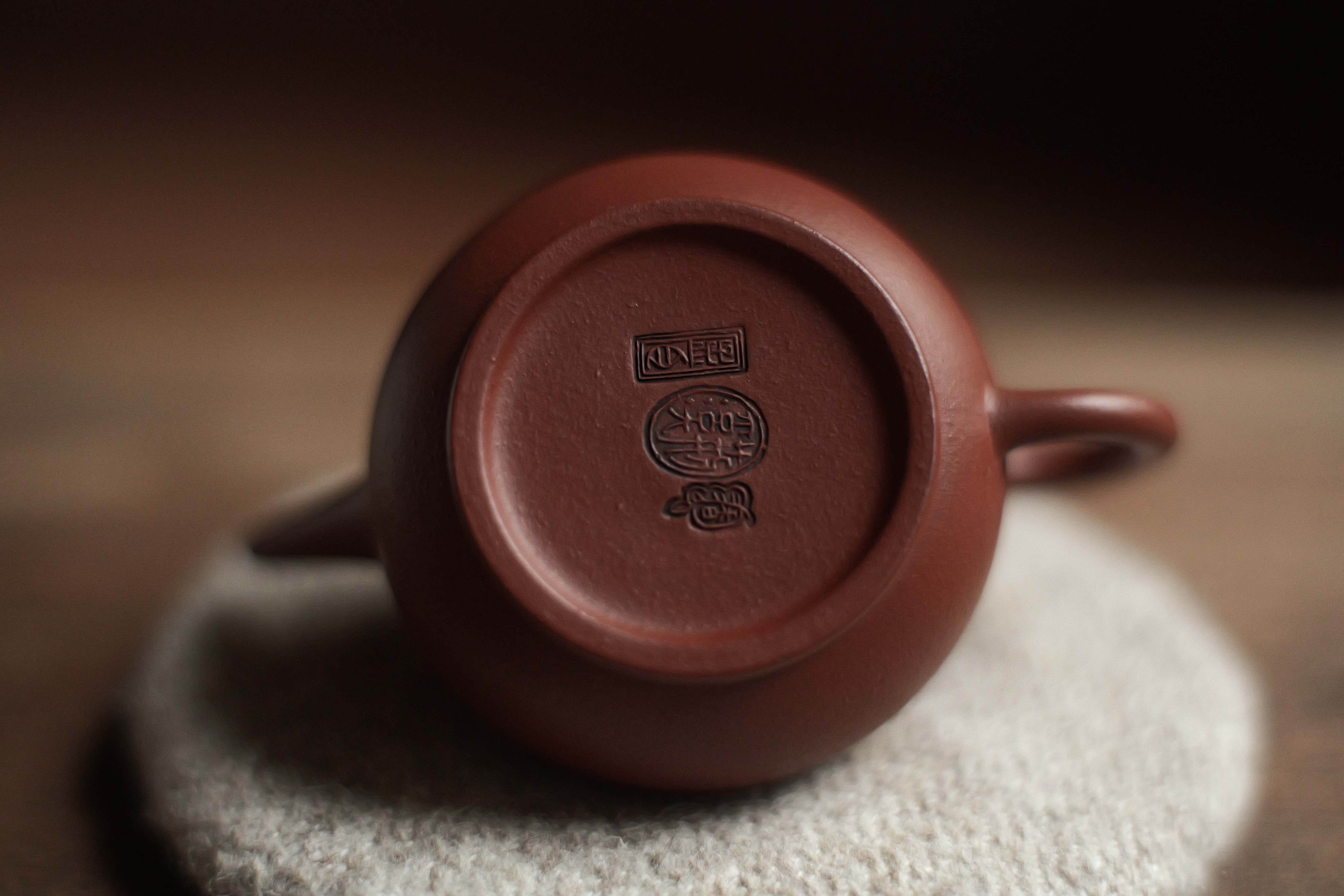 ヴィンテージ 宜興紫砂壺「芭樂水平」（約97cc）・紅泥 | 北白川糕糰店