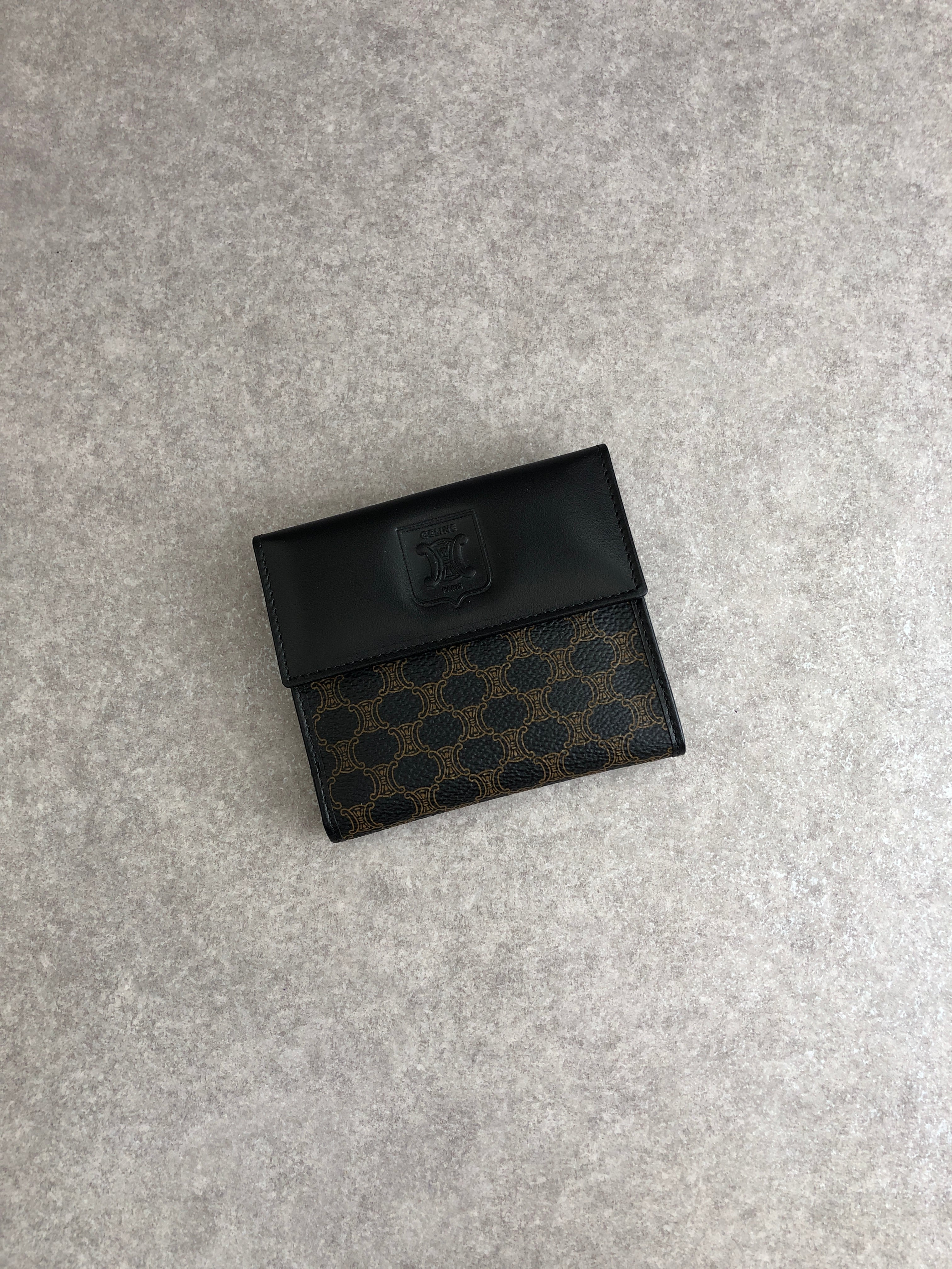 ✨希少✨セリーヌ CELINE 二つ折り財布 レザー スタッズ マカダム 黒 CELINE セリーヌ マカダム 財布 ブラック ブラゾン型押し PVCレザー