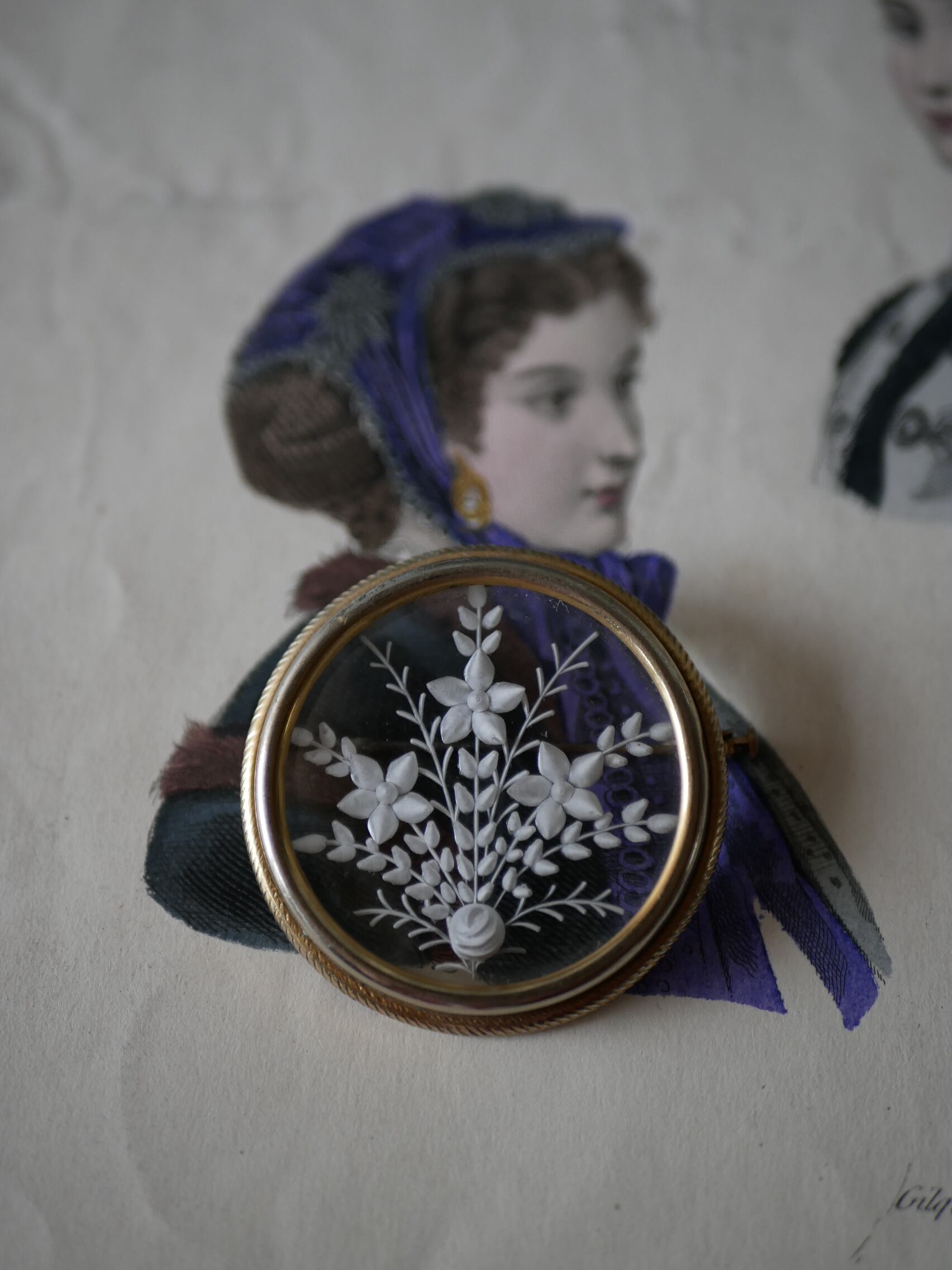 D ルーサイトブローチ フランスアンティーク ブロカントのある暮らし