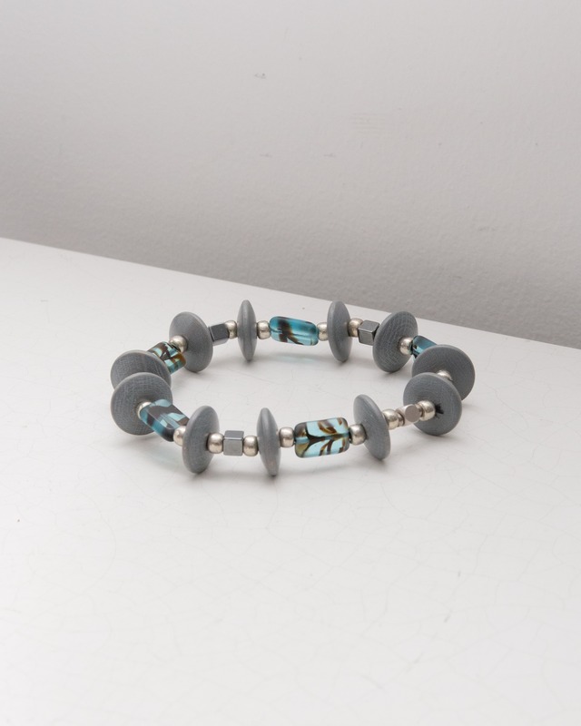 NL - "MEW" wood × glass beads bracelet