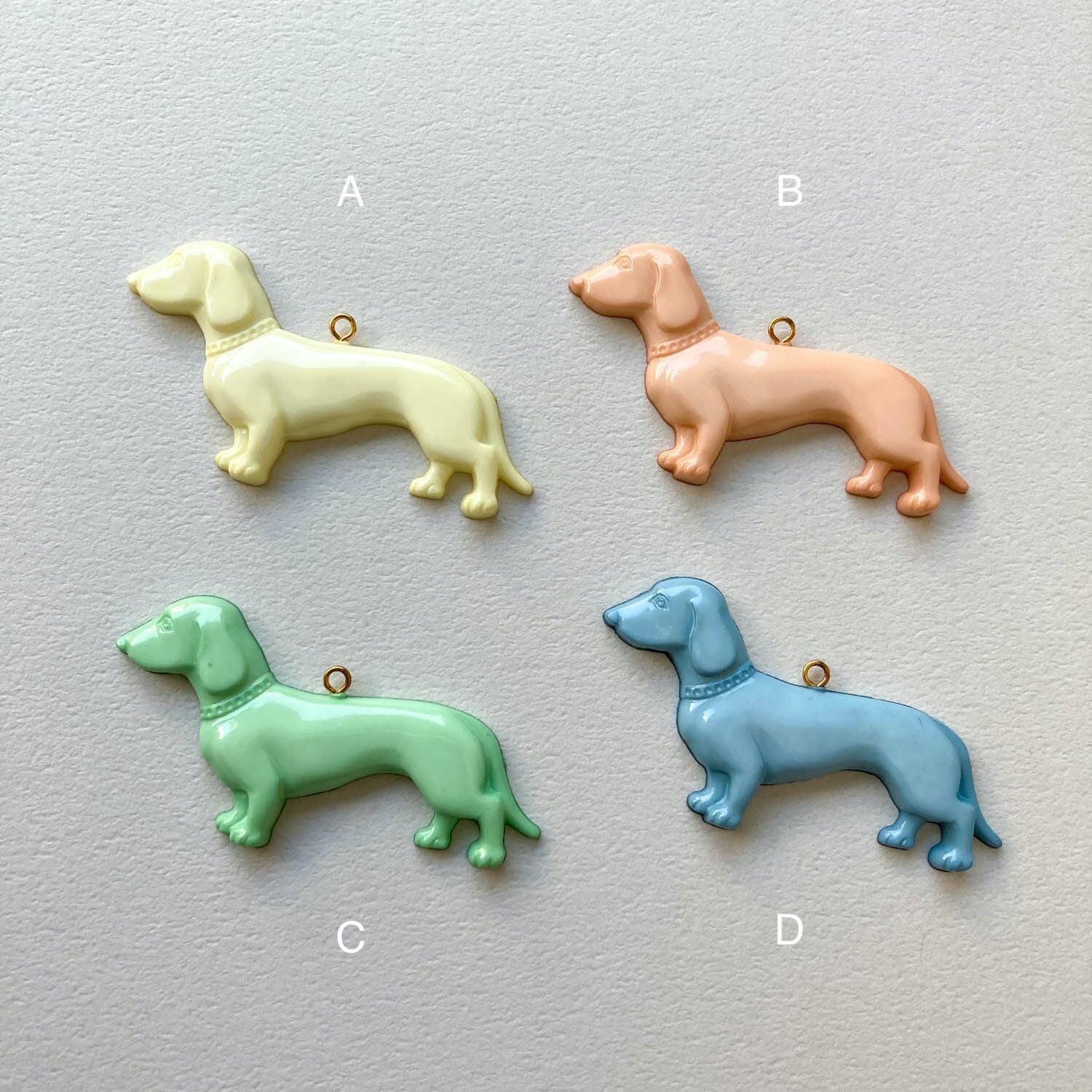 ドイツアクリル ミニチュアダックスフンドチャーム | Dua-アクセサリー