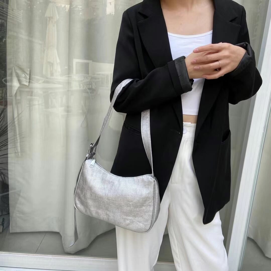 シャイニーハンドバッグ　AS19-8101