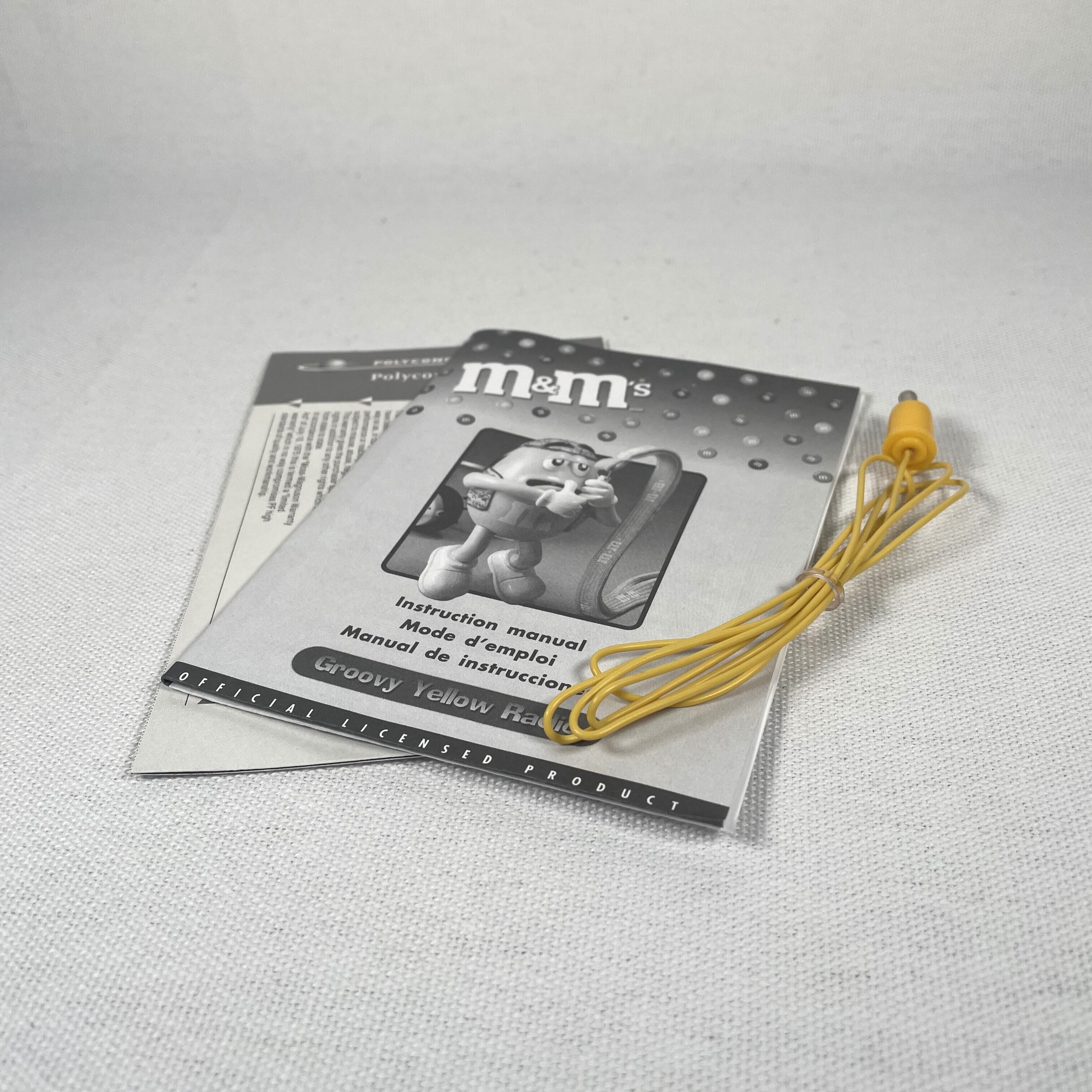 M&M Radio with Headphones | YUH ANTIQUE