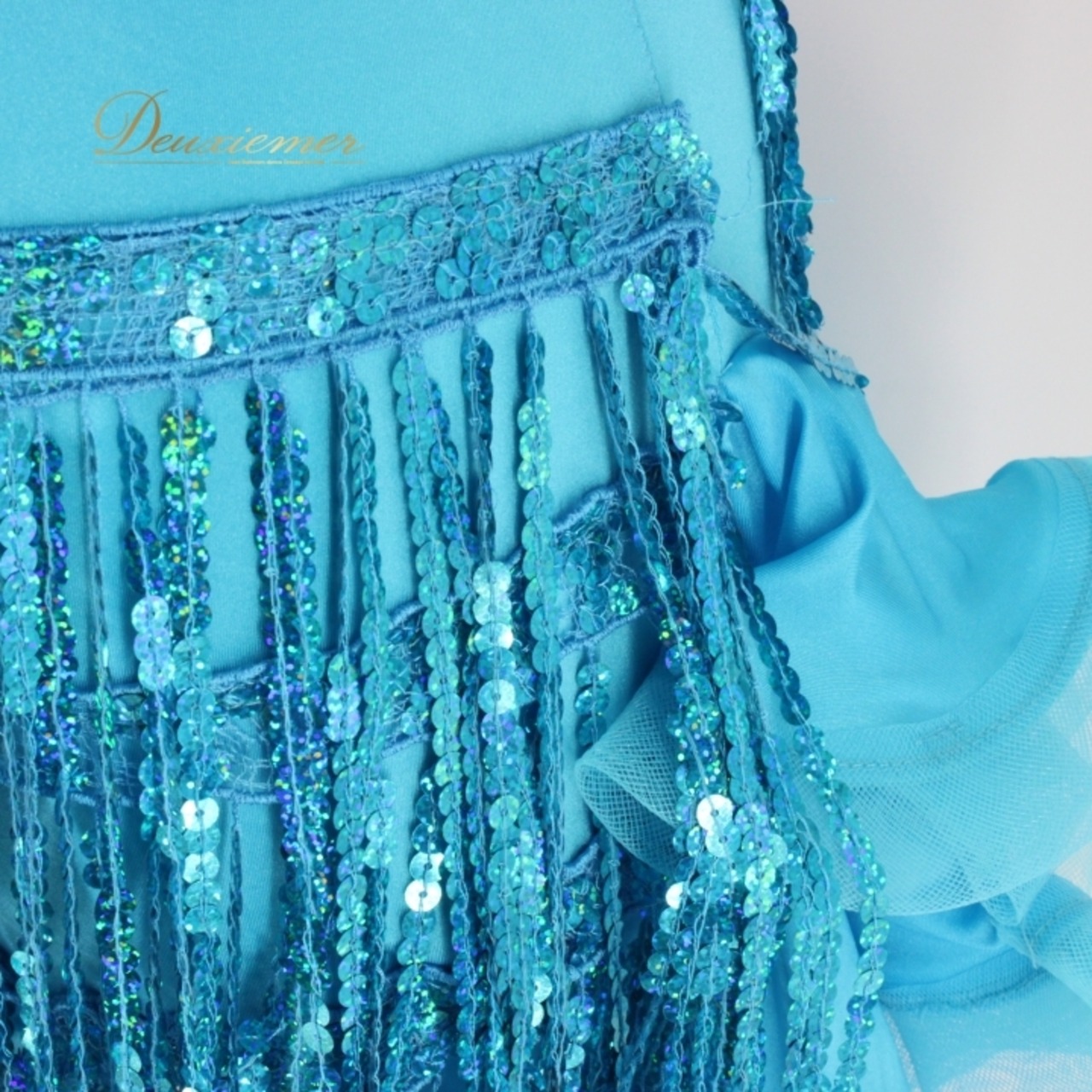 社交ダンス 衣装 ラテン ドレス ワンピース パーティドレス 水色 スパンコール ブルー系 ノースリーブ ホースヘア ホルターネック ステージ衣装 ライブ衣装 フィットネス 舞台衣装 競技用ダンス衣装 ダンス発表会 女子用 ルンバ ジャズ 高級感 デザイン性 動きやすい おしゃれ ストレッチ素材 パーティー ステージ パフォーマンス かわいい エレガント 華やか クリスタル装飾 ショートドレス