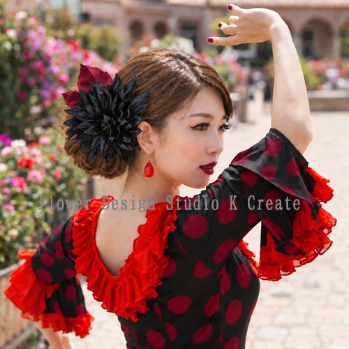 黒いダリアとボルドーの葉っぱの髪飾り 　花径18cm　ワイヤー仕上げ　黒　ブラック　ダリア　花　フラメンコ　フローレス　花飾り　舞台　発表会　イベント 袴　成人式