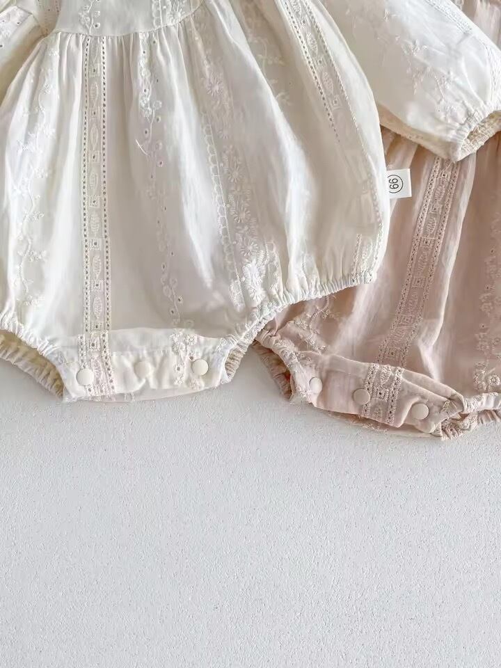 長袖レースロンパース