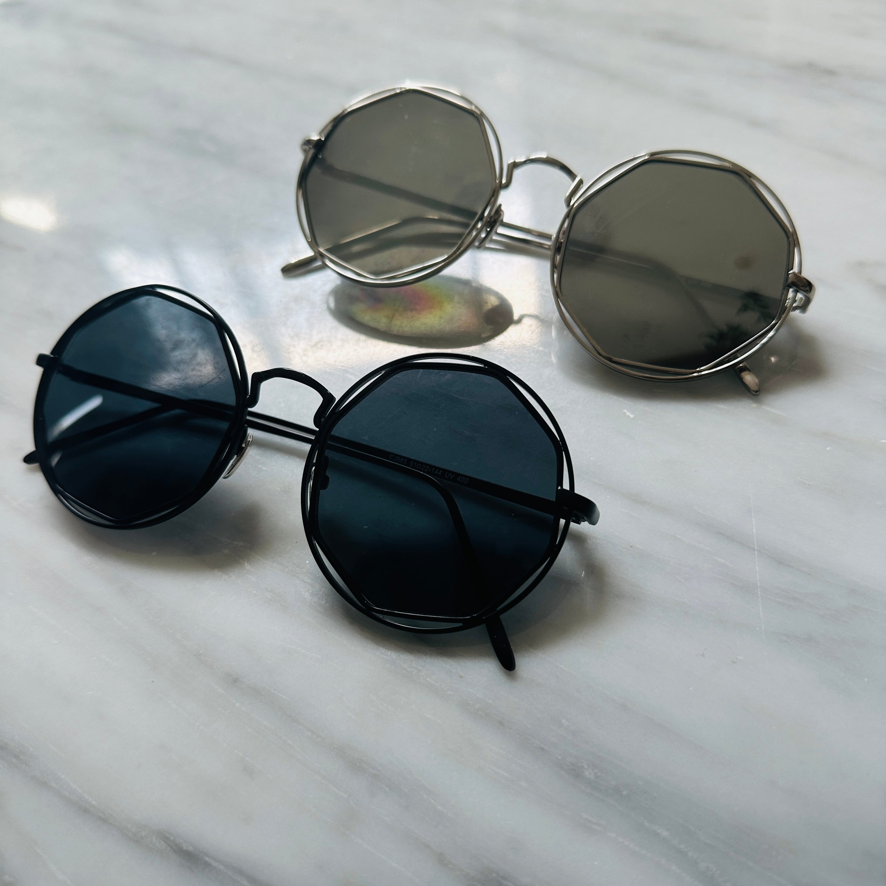 ブラックラウンドサングラス 8✖️2 456d1d4074ba3eaab314997cb9d099