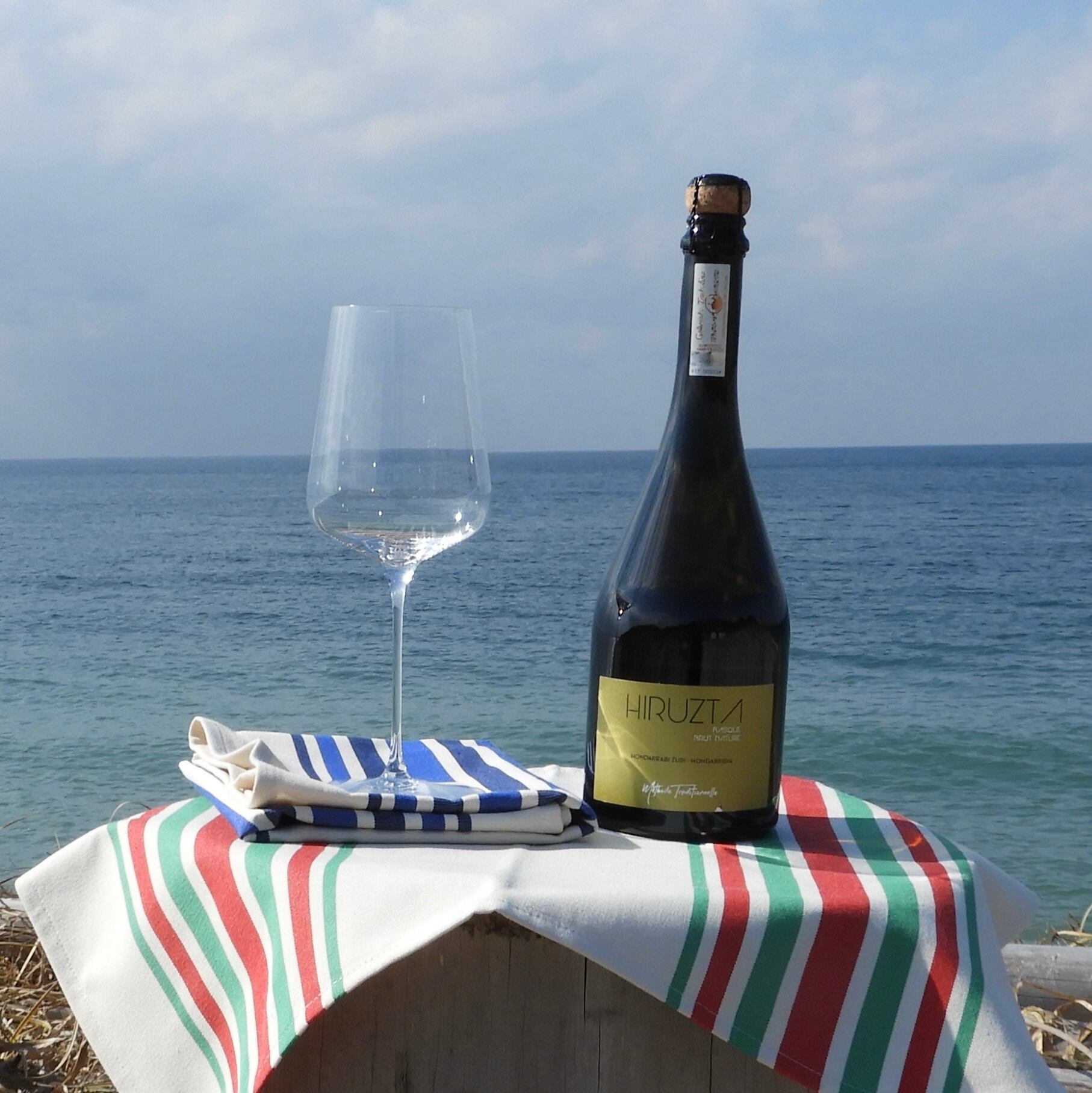 白スパークリング|Hiruzta Basque Brut