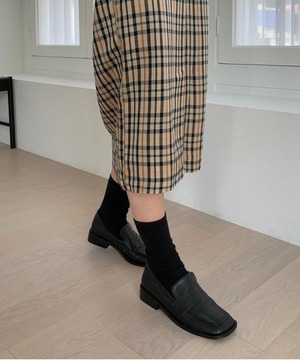 《即納商品》natural square toe loafer (brown / black)