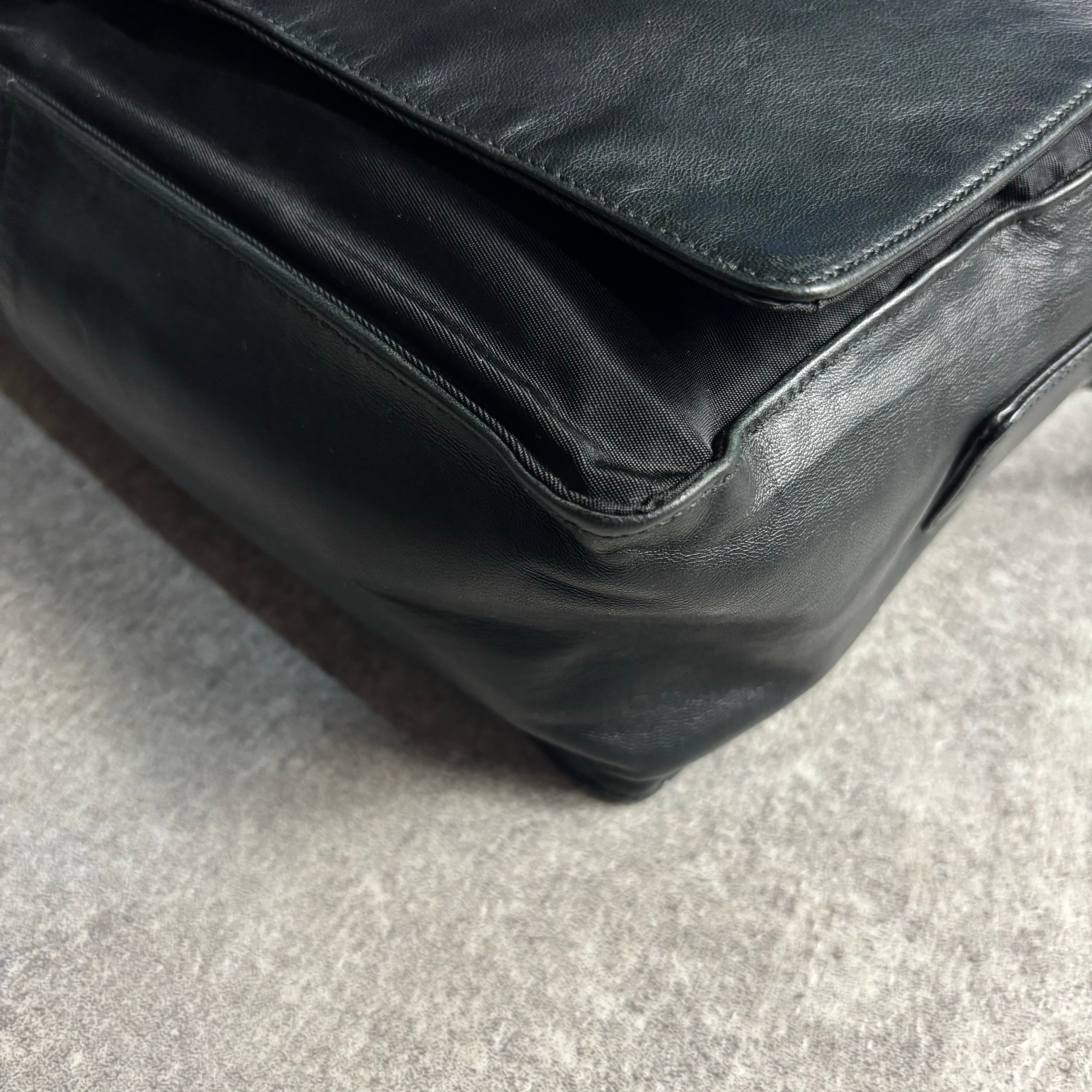 FW2000's PRADA MESSENGER BAG LEATHER | LOST
