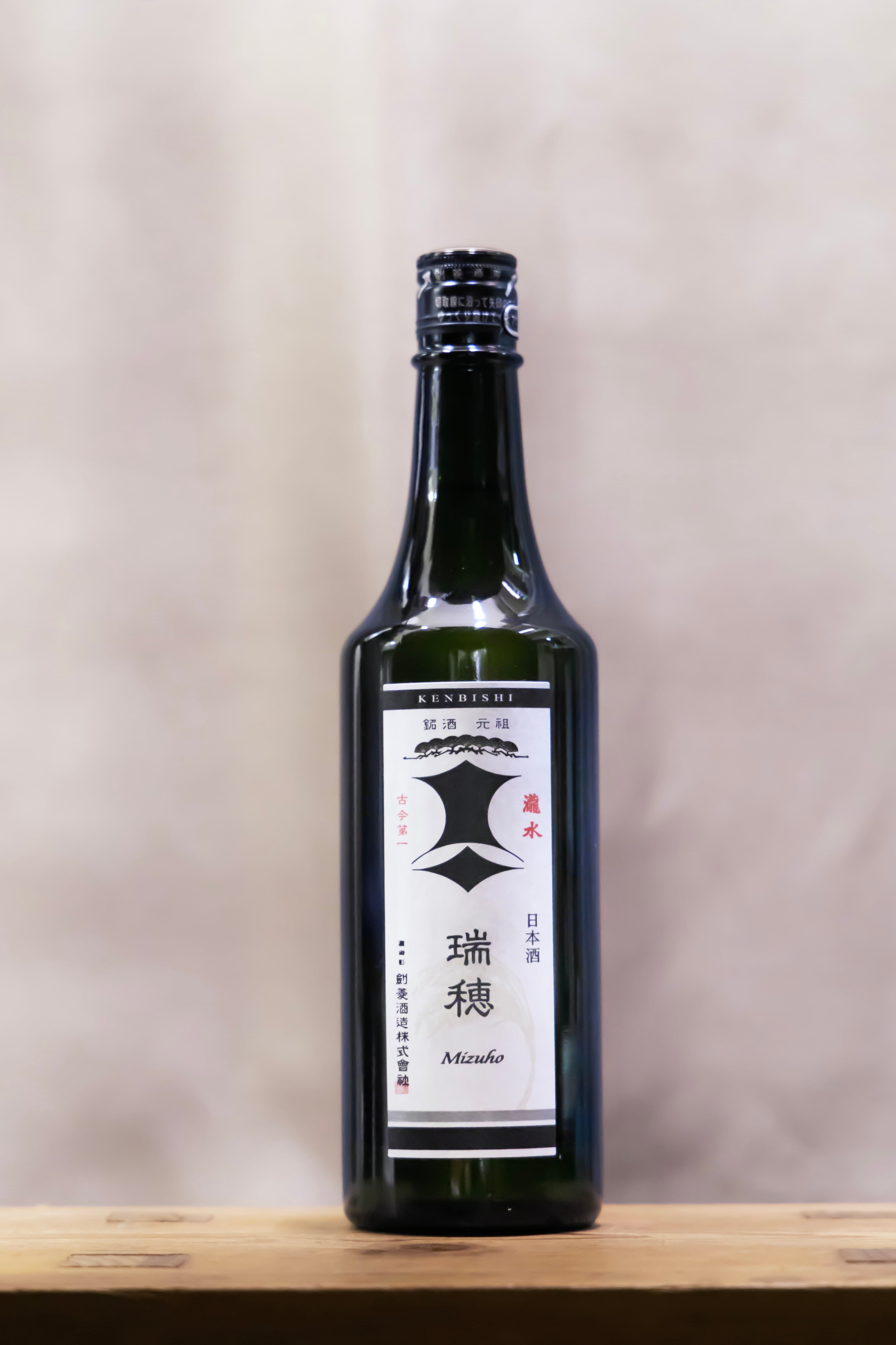 剣菱 瑞穂 黒松剣菱 720㎖ | 有限会社 前川酒店