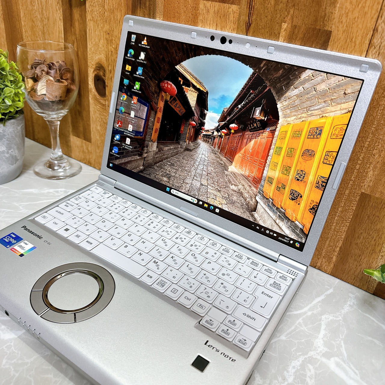 2021年式 Panasonic Let’s note SV1 第11世代Core i5 / メモリ16GB / SSD 256GB / 12.1インチ FHD ノートPC