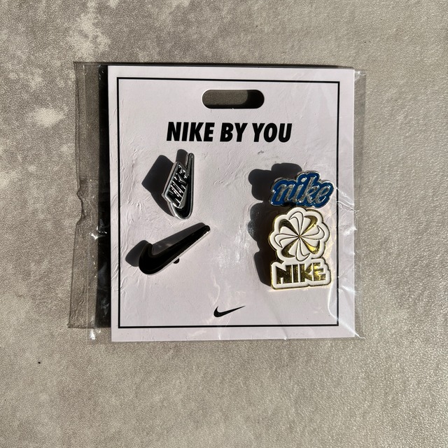 NIKE公式 ピンズセットC
