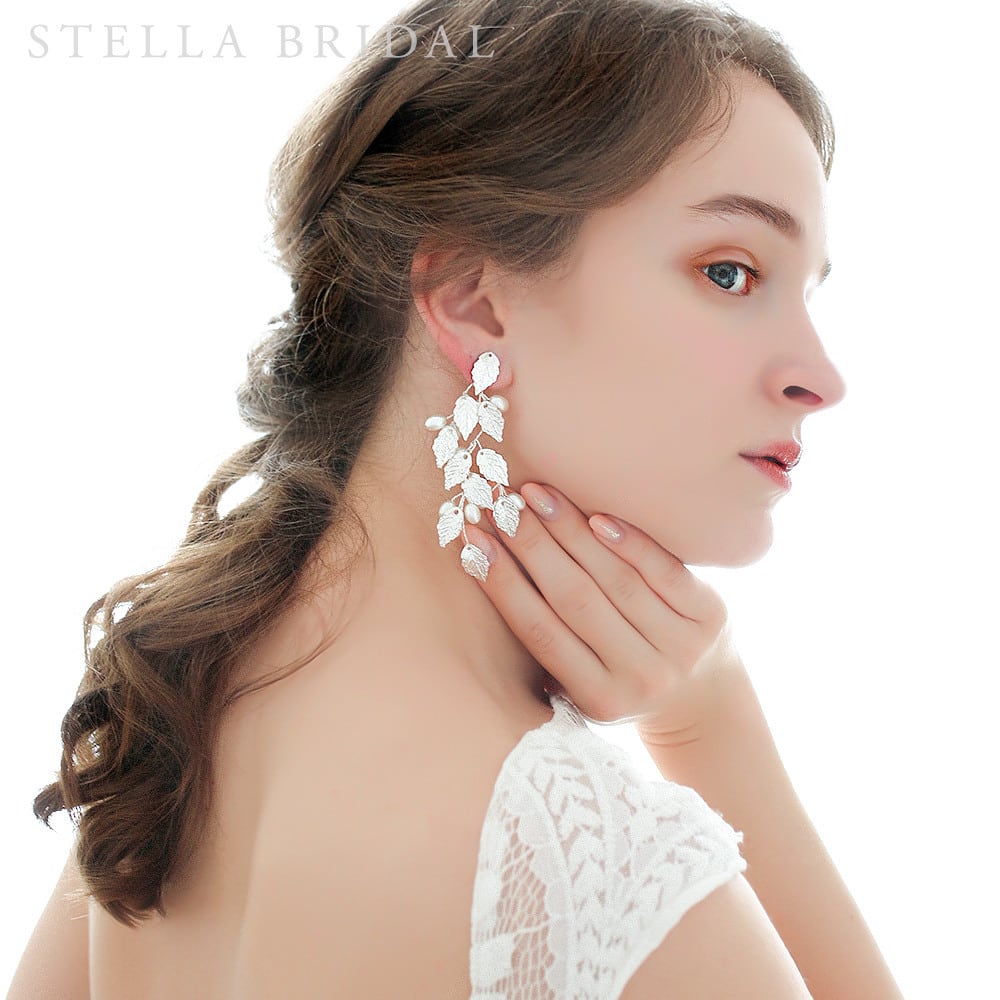 受注生産品】淡水パールとリーフの小枝アクセサリー クレール ピアス＆イヤリング｜ ウェディングアクセサリー STELLA BRIDAL  オシャレ花嫁さま御用達ウェディングアクセサリーショップ ＜ステラブライダル＞