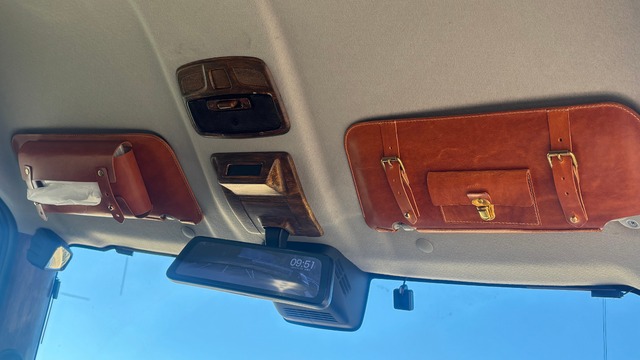 【抽選販売/初回価格】ジムニー(JB64/JB74/ノマド)サンバイザーレザーカバー　※3月上旬発送予定