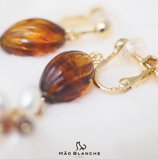 ガーネットと淡水パール イヤリング Mao Blanche Ginza