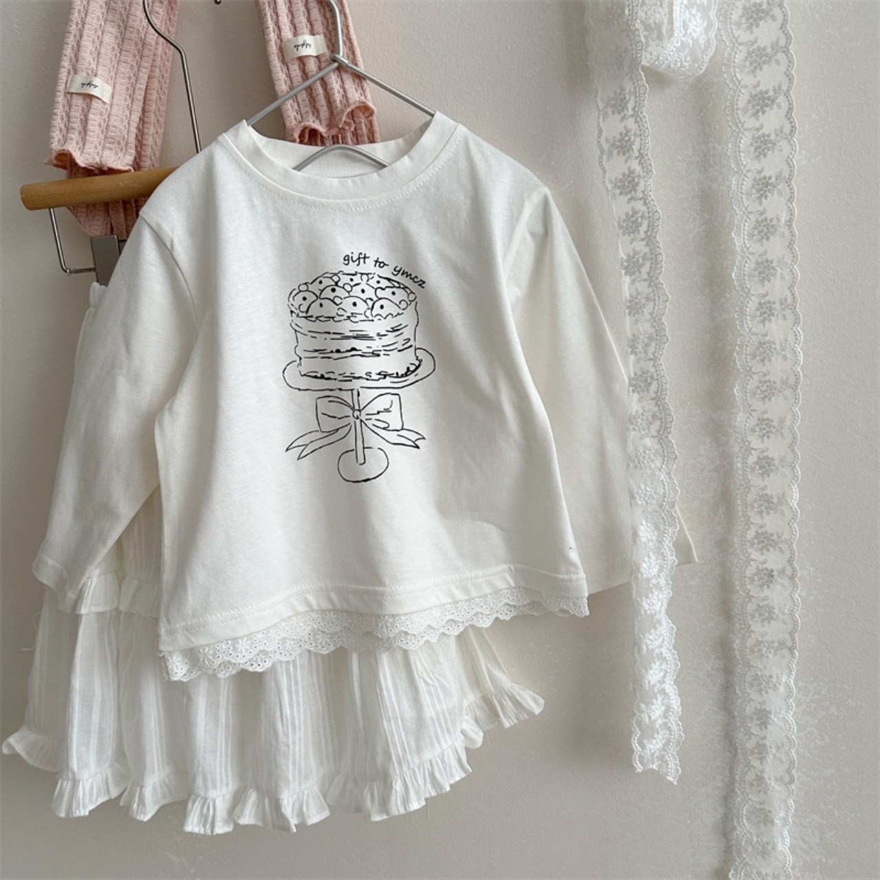 秋フリル付きケーキ綿製Tシャツ