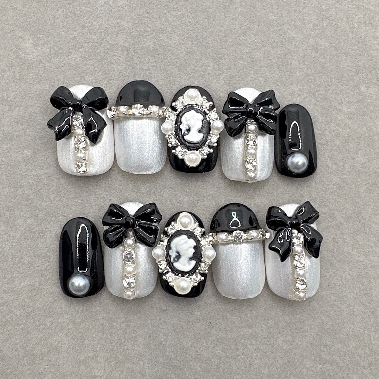 Black French Girly Design