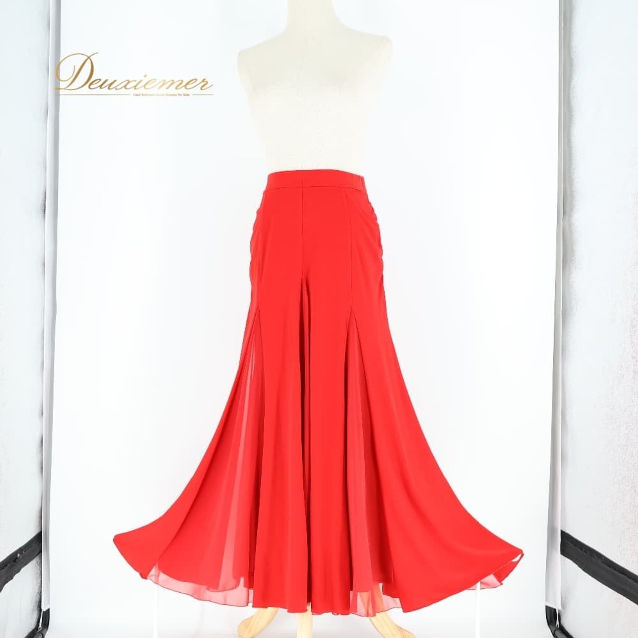 社交ダンス 衣装 スカート レッド系 チャコット Chacott 赤日本製 無地 シンプル 練習 レッスン 鮮やか 伸縮 ストレッチ 透け感 上品 ダンス衣装 イベント ステージ パーティー 柔らかい生地 華やか おしゃれ