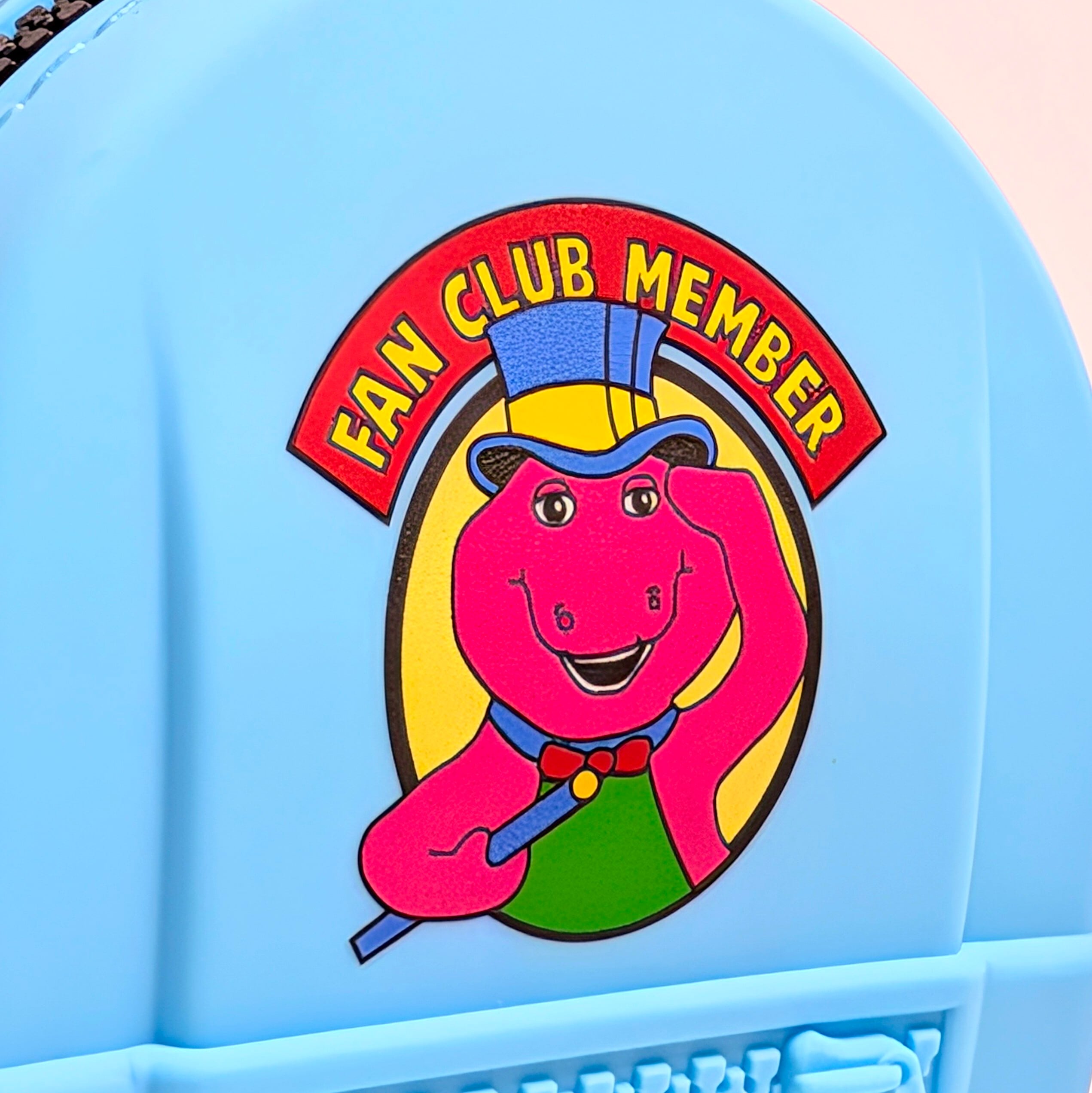 ✨️なめらか〜んなシリコーンシリーズ、今度はBackPack型♫✨️【 Barney & Friends ( バーニー ) 】SILICONE POUCH ( シリコーンポーチ )  バックパック型 / 小物入れ / コインケース / コスメポーチ / シリコン〚アメリカン雑貨 アメトイ〛
