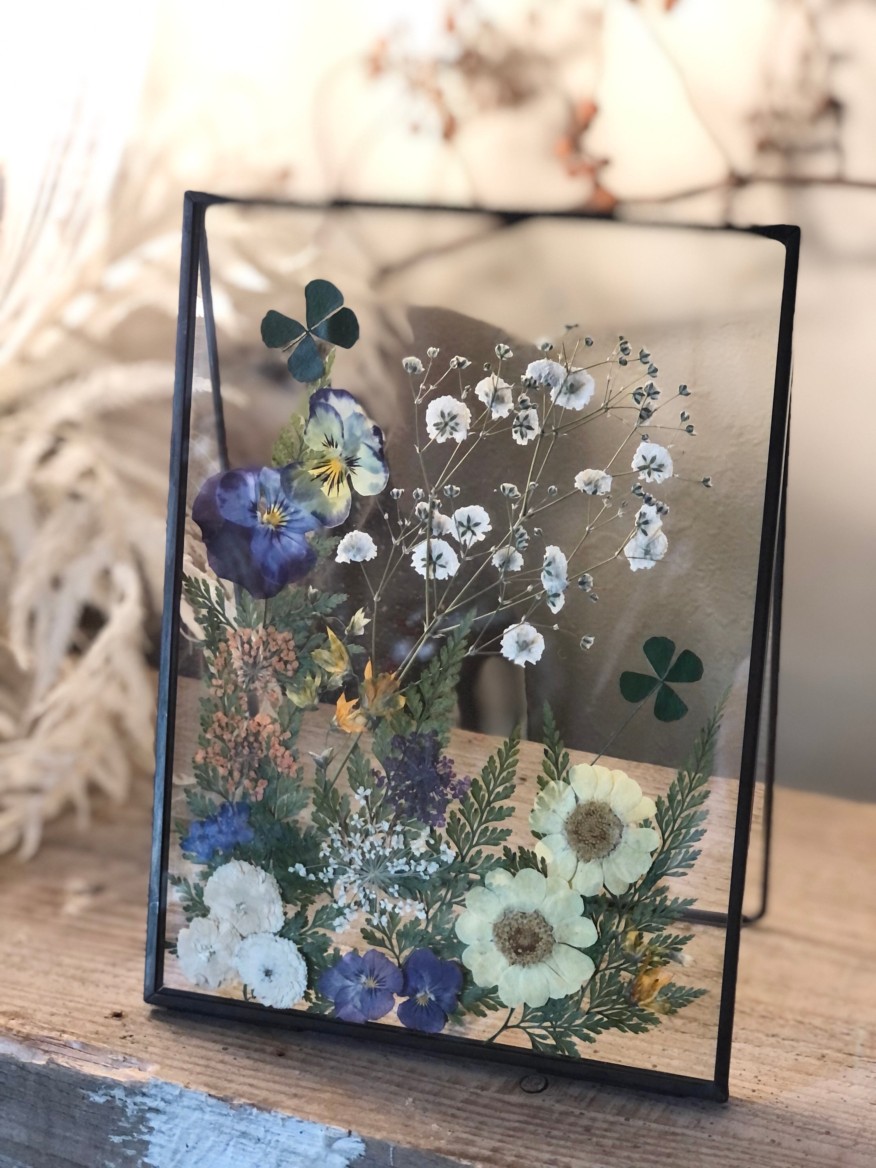 四葉のクローバーが幸せを運ぶ ガラスフレーム押し花デコレーションa チバセイサクショ