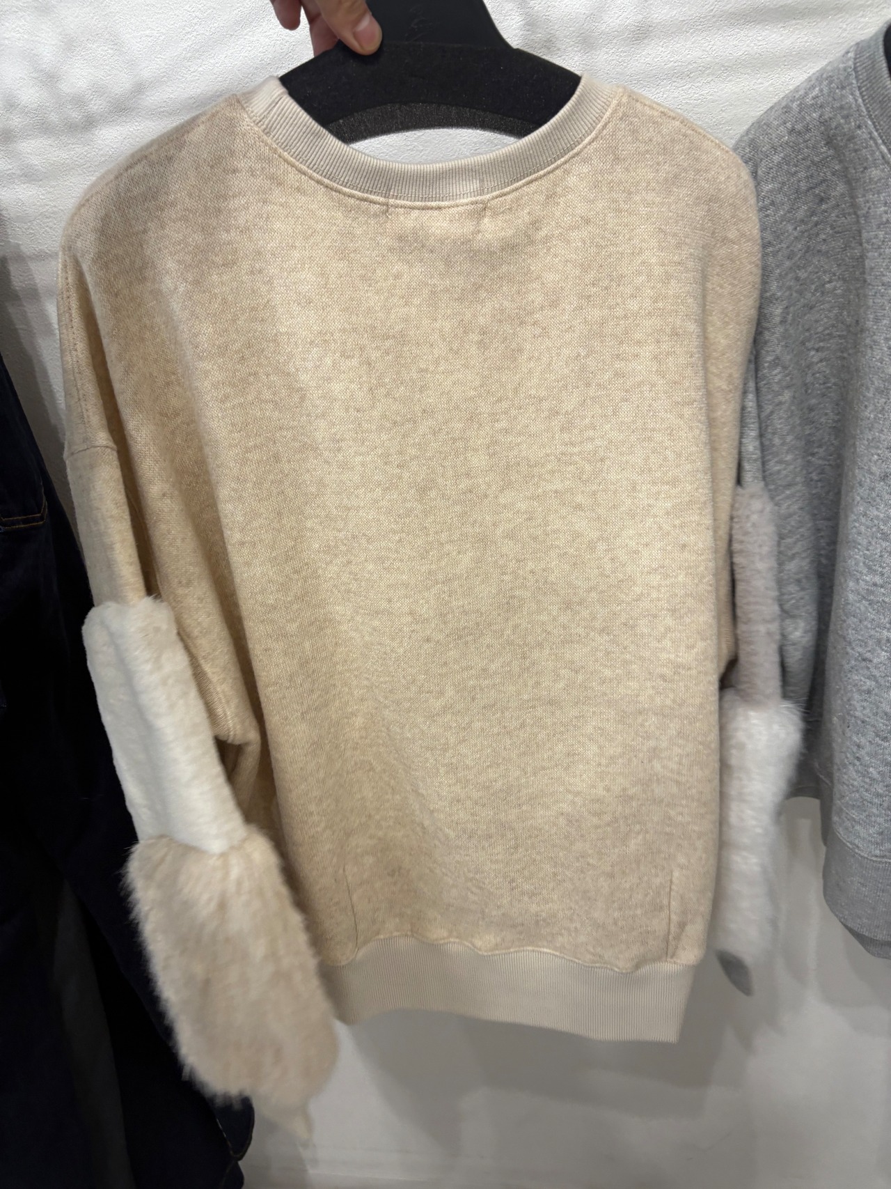 praia 袖ボアx裏起毛ニットソー　24139