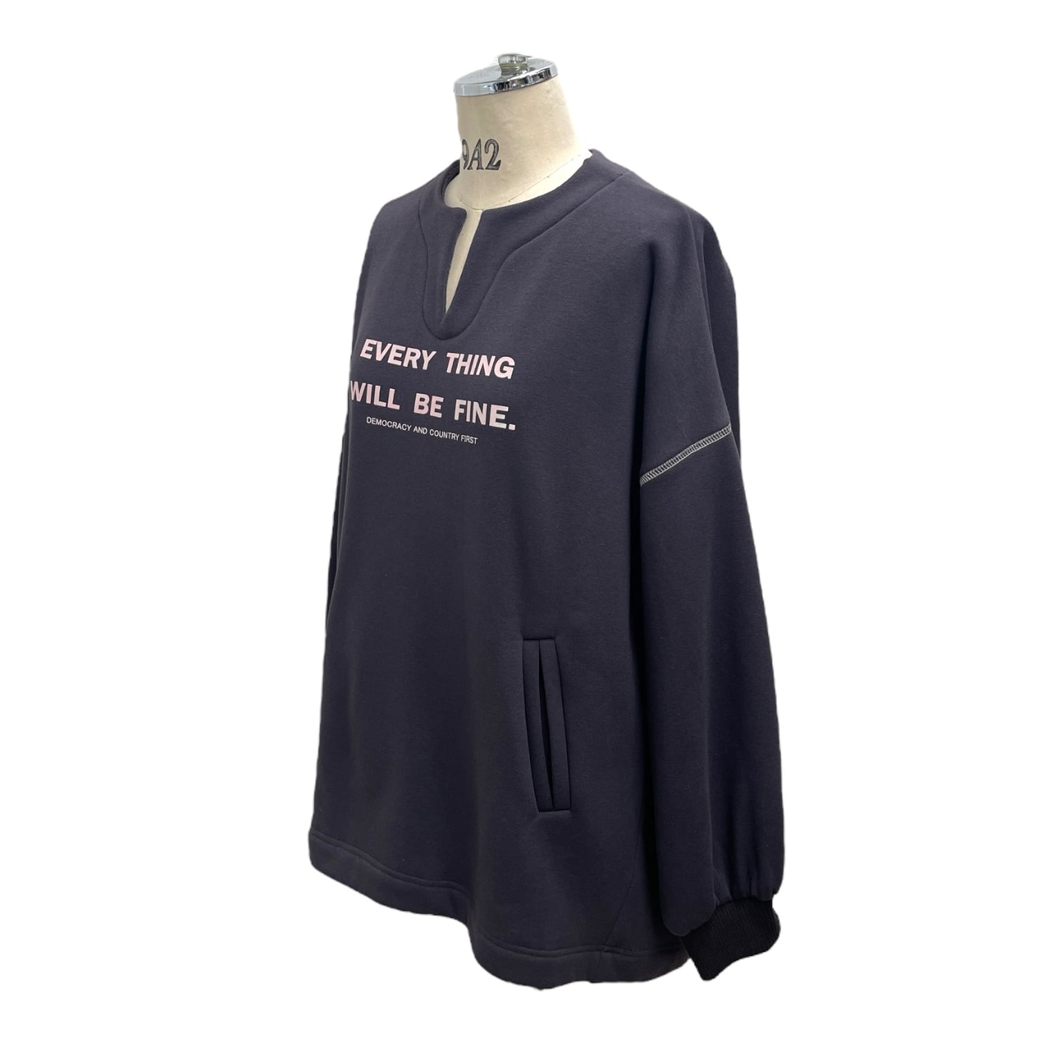 最終価格⭐︎ayane⭐︎新品未使用⭐︎ボンバーキーネックプルオーバー⭐︎ アヤン 予約販売【 ayane 】ボンバーキーネックプルオーバー (895105