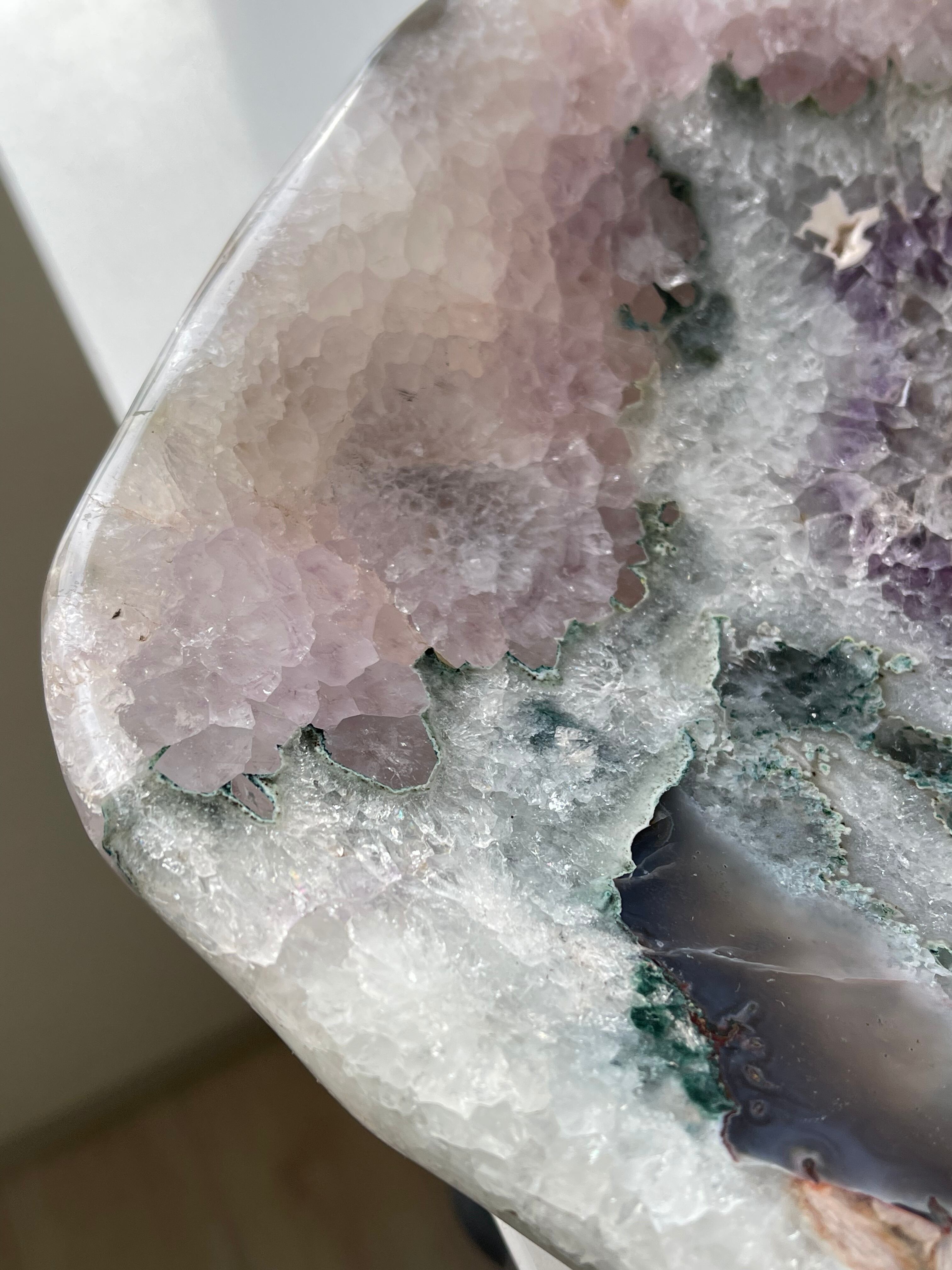 Amethyst agate large plate（アメジストの結晶が素晴らしい大皿プレート）