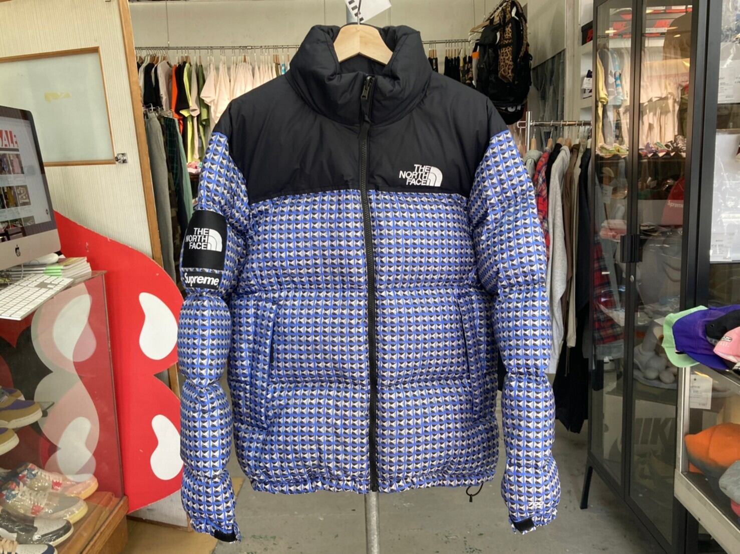 Supreme × THE NORTH FACE STUDDED NUPTSE JACKET ROYAL MEDIUM 224124 