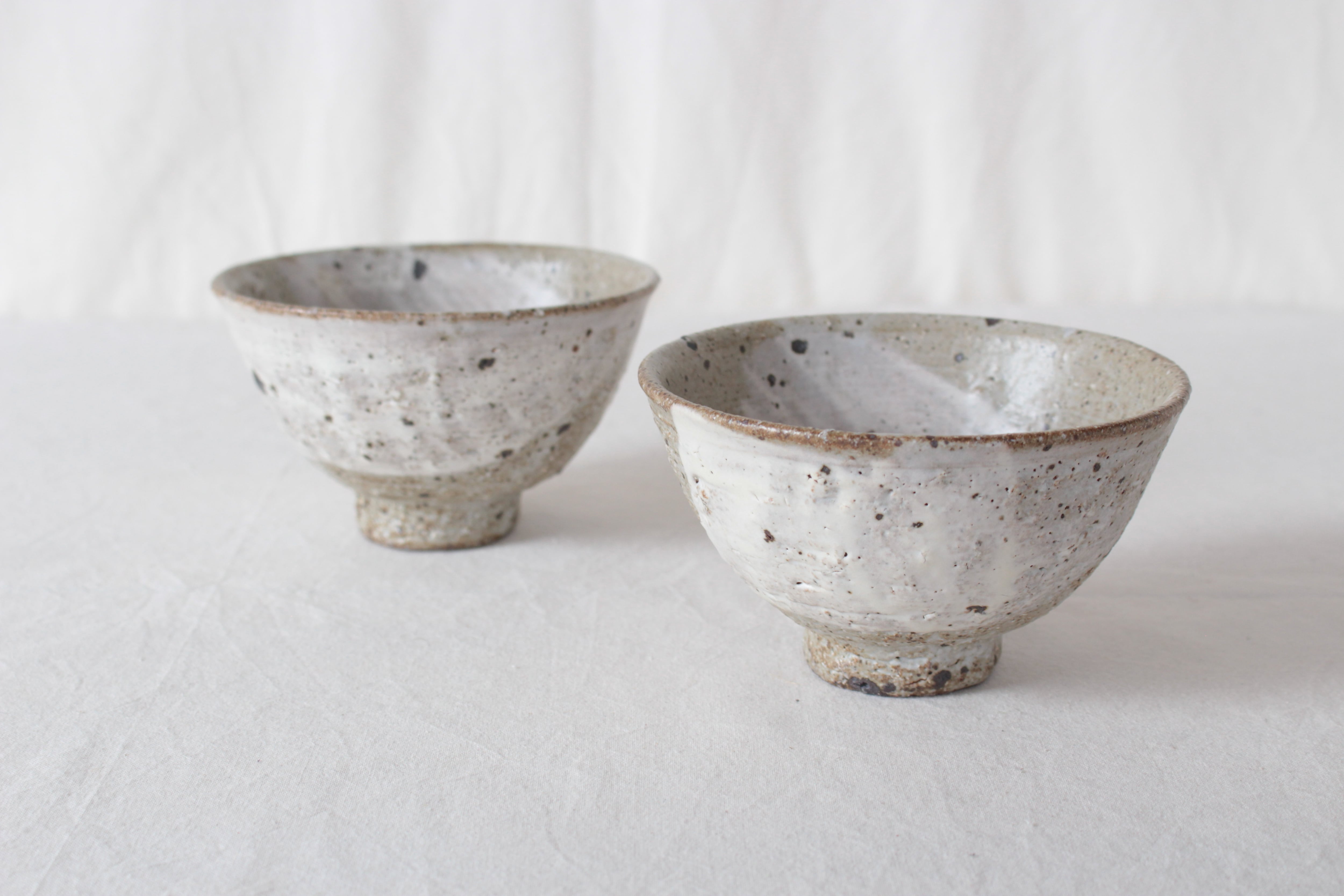 【春萌窯】刷毛目荒土白マット茶碗 小 A・B