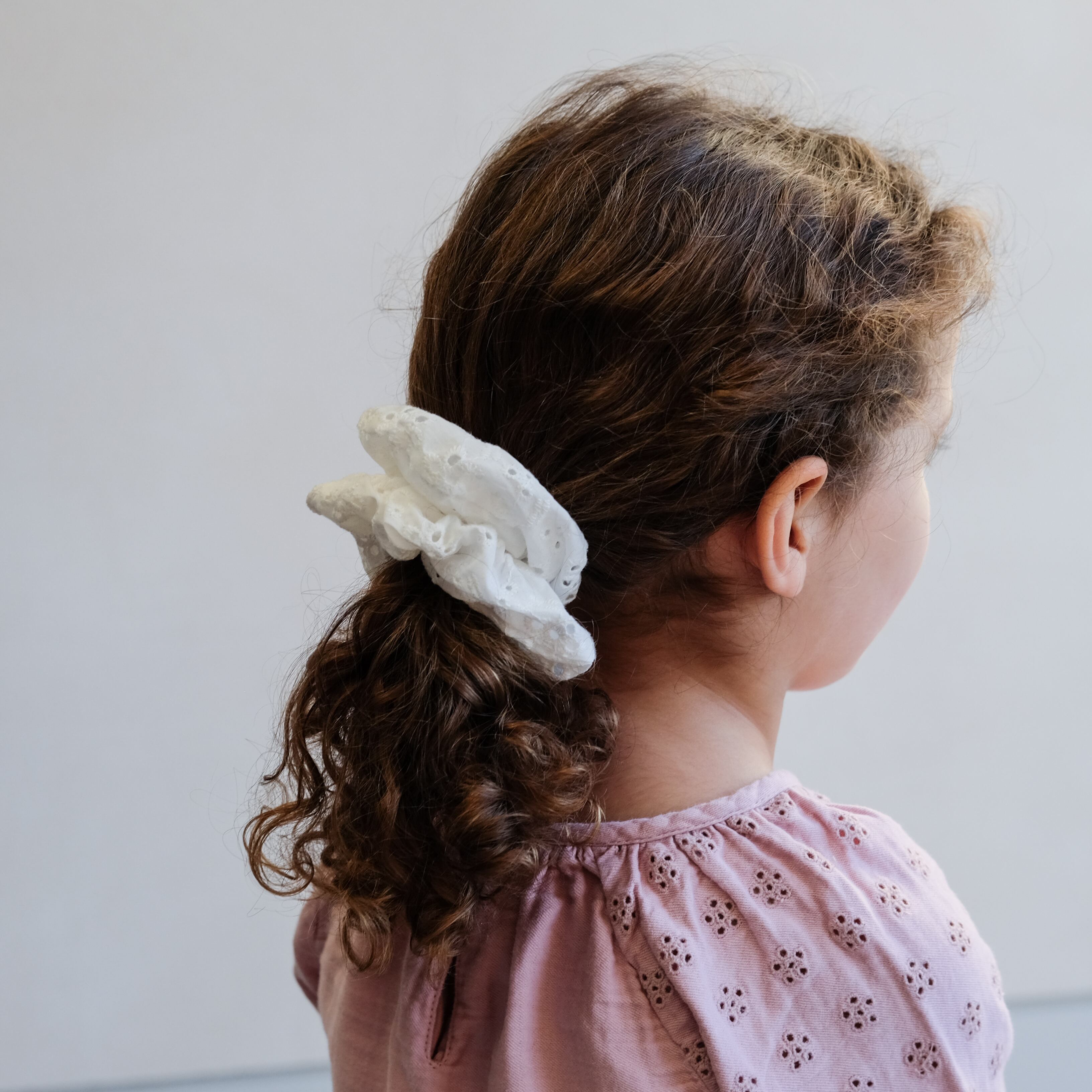 GIANT BRODERIE ANGLAISE SCRUNCHIE_162012 18