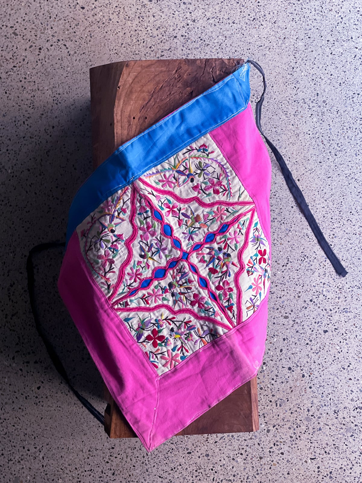 INTERIOR | 333 & tay - Delivery Service