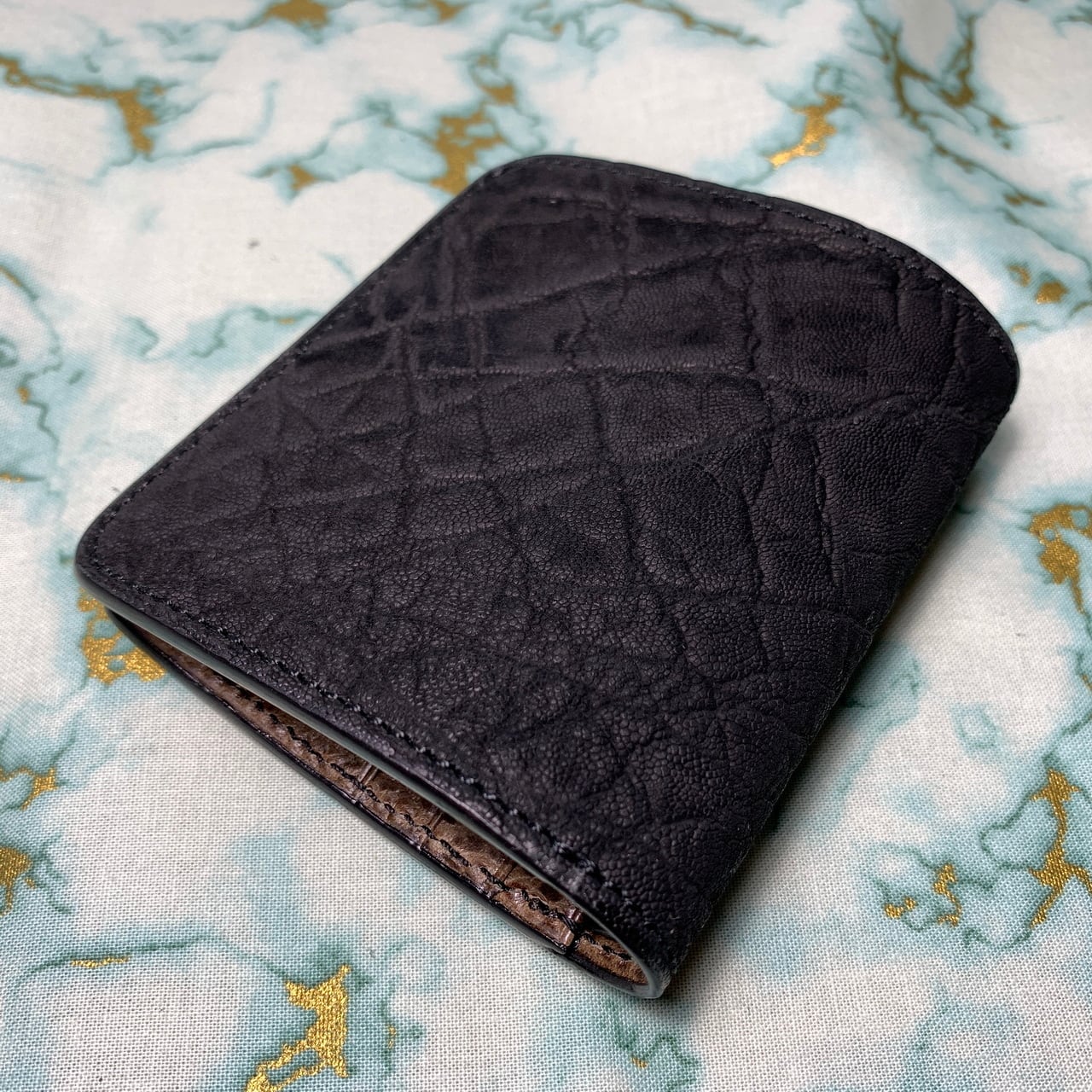 エレファントレザー 小さめ2つ折り財布 (裏革に手が触れない高級仕様